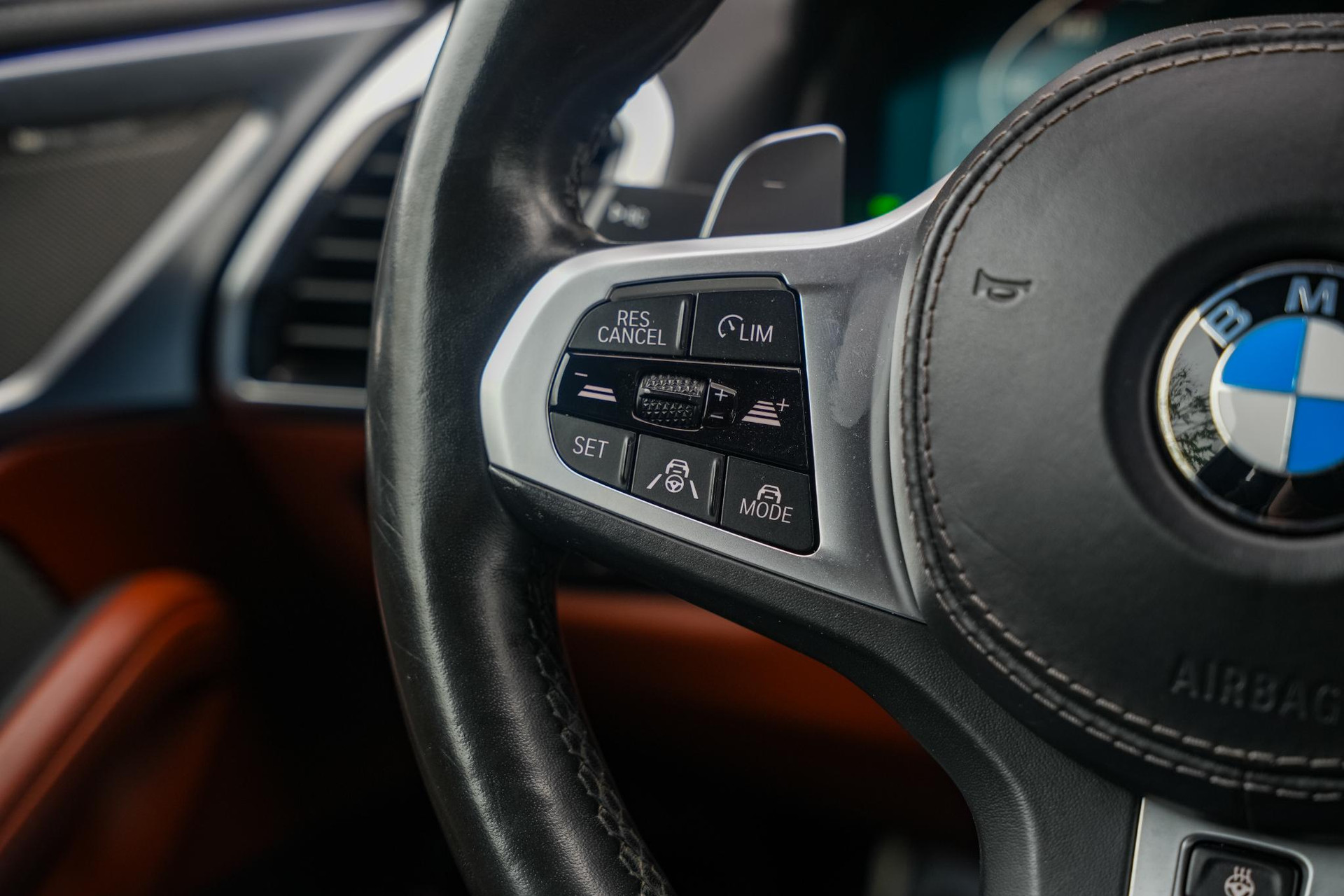 BMW 8 Serie M850i xDrive High Executive 2018 Barcelona blau metallic (C38) 21