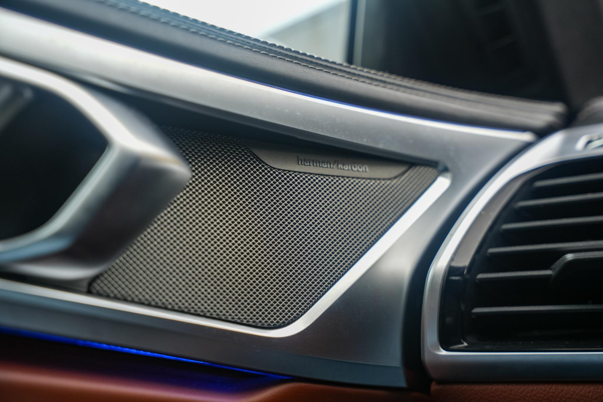 BMW 8 Serie M850i xDrive High Executive 2018 Barcelona blau metallic (C38) 22