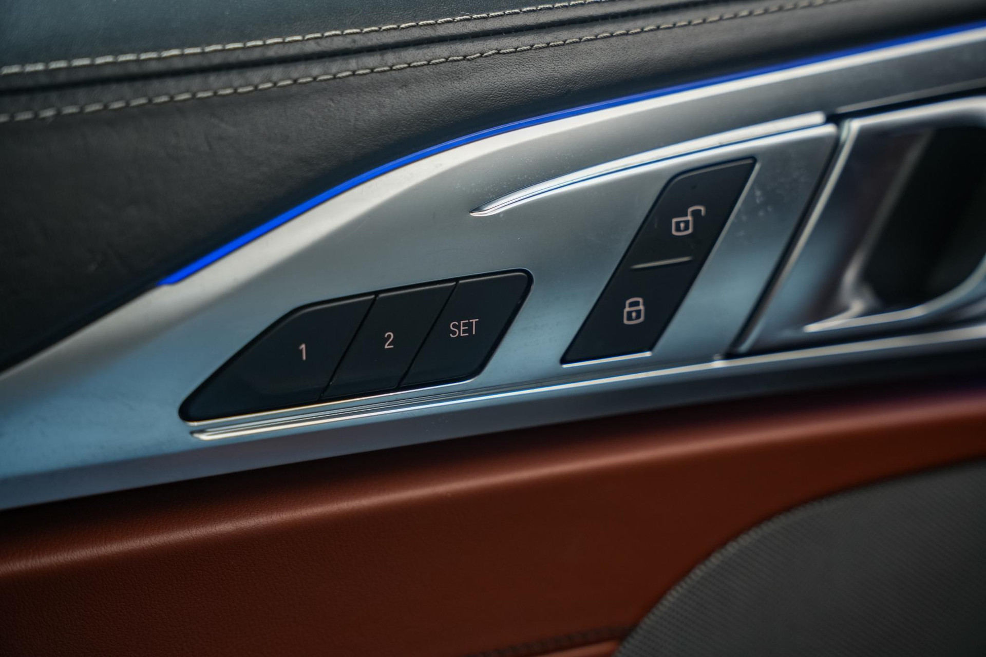 BMW 8 Serie M850i xDrive High Executive 2018 Barcelona blau metallic (C38) 23