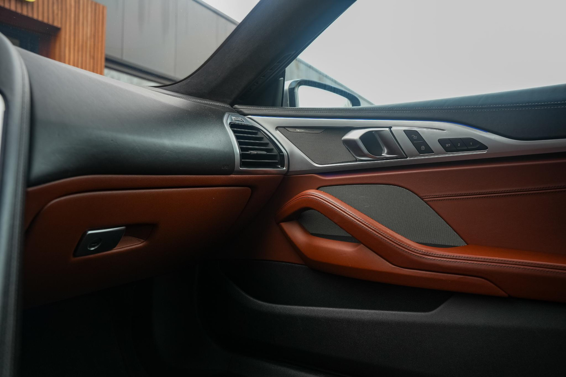 BMW 8 Serie M850i xDrive High Executive 2018 Barcelona blau metallic (C38) 24