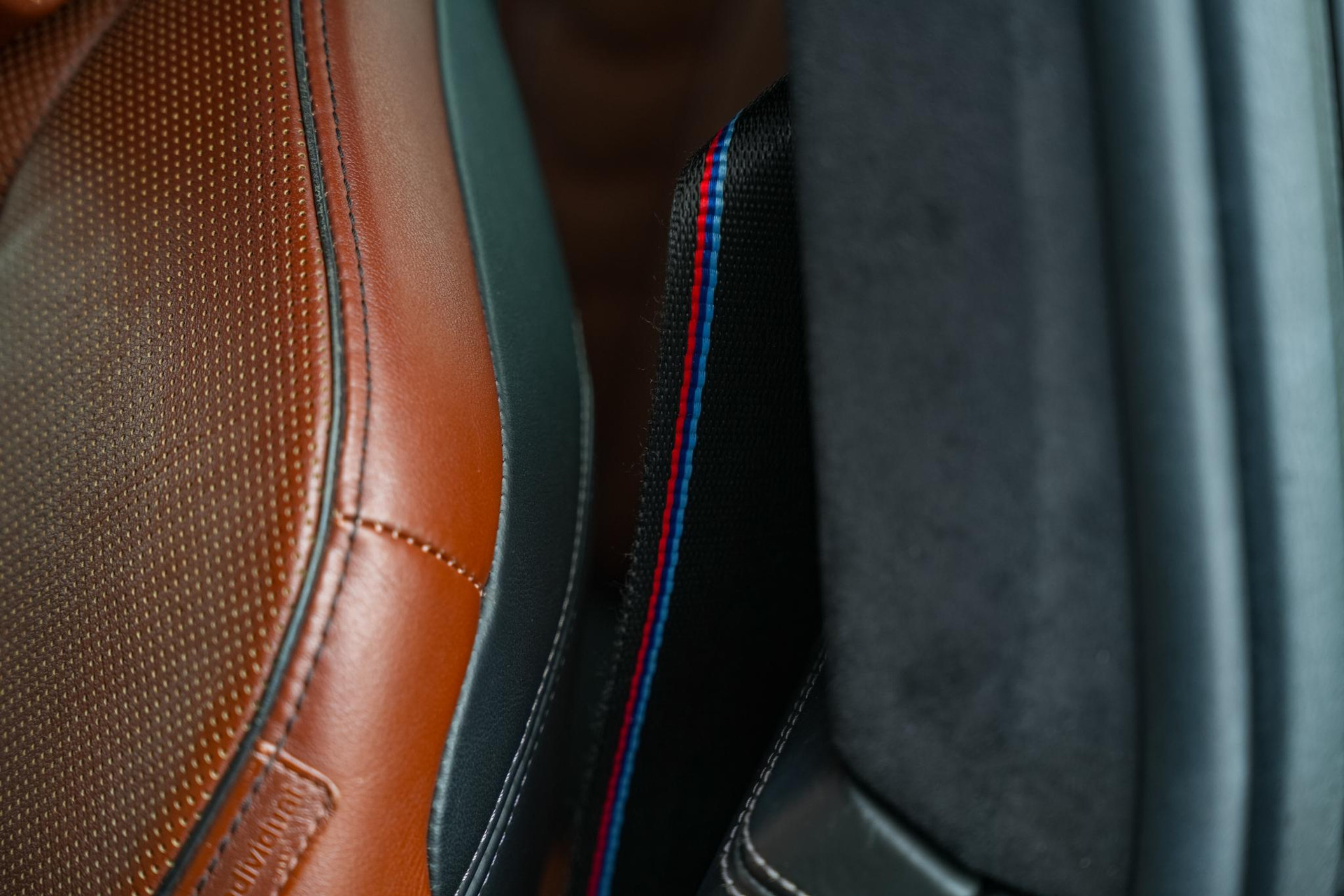 BMW 8 Serie M850i xDrive High Executive 2018 Barcelona blau metallic (C38) 29