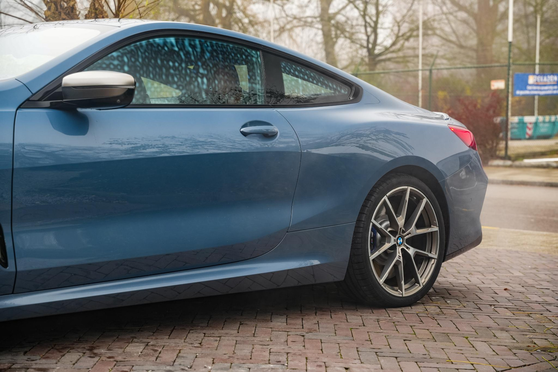 BMW 8 Serie M850i xDrive High Executive 2018 Barcelona blau metallic (C38) 32