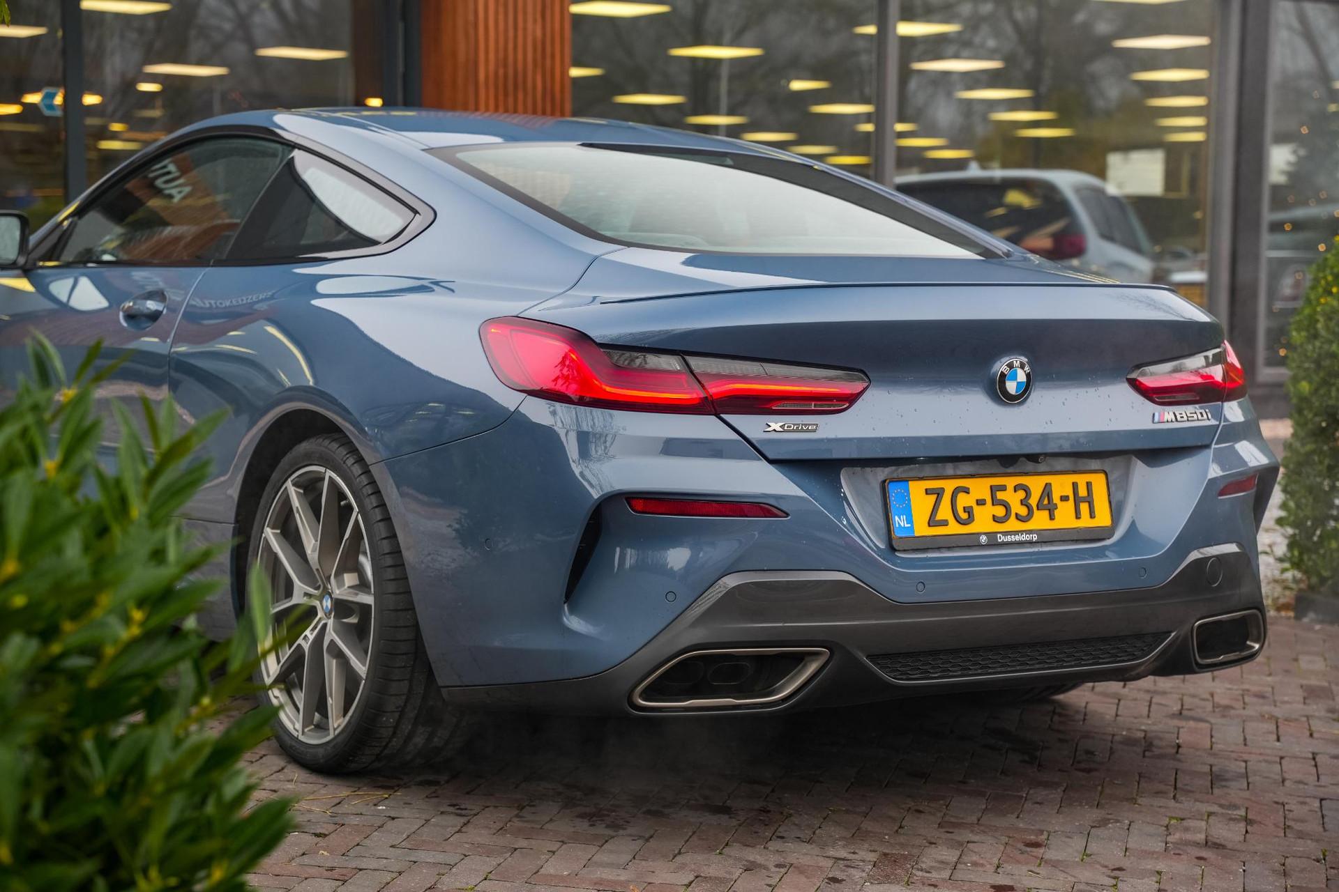 BMW 8 Serie M850i xDrive High Executive 2018 Barcelona blau metallic (C38) 34
