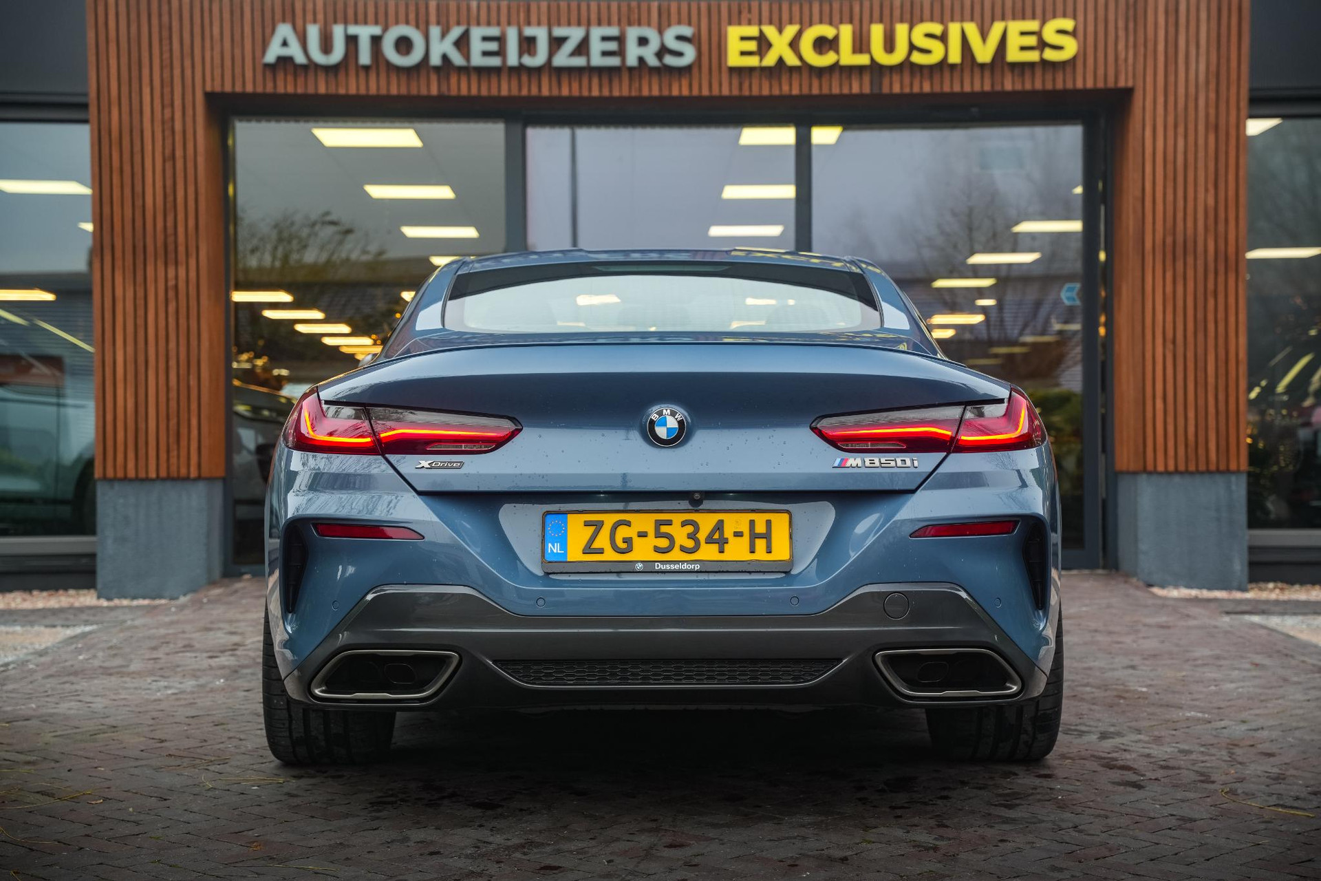 BMW 8 Serie M850i xDrive High Executive 2018 Barcelona blau metallic (C38) 9