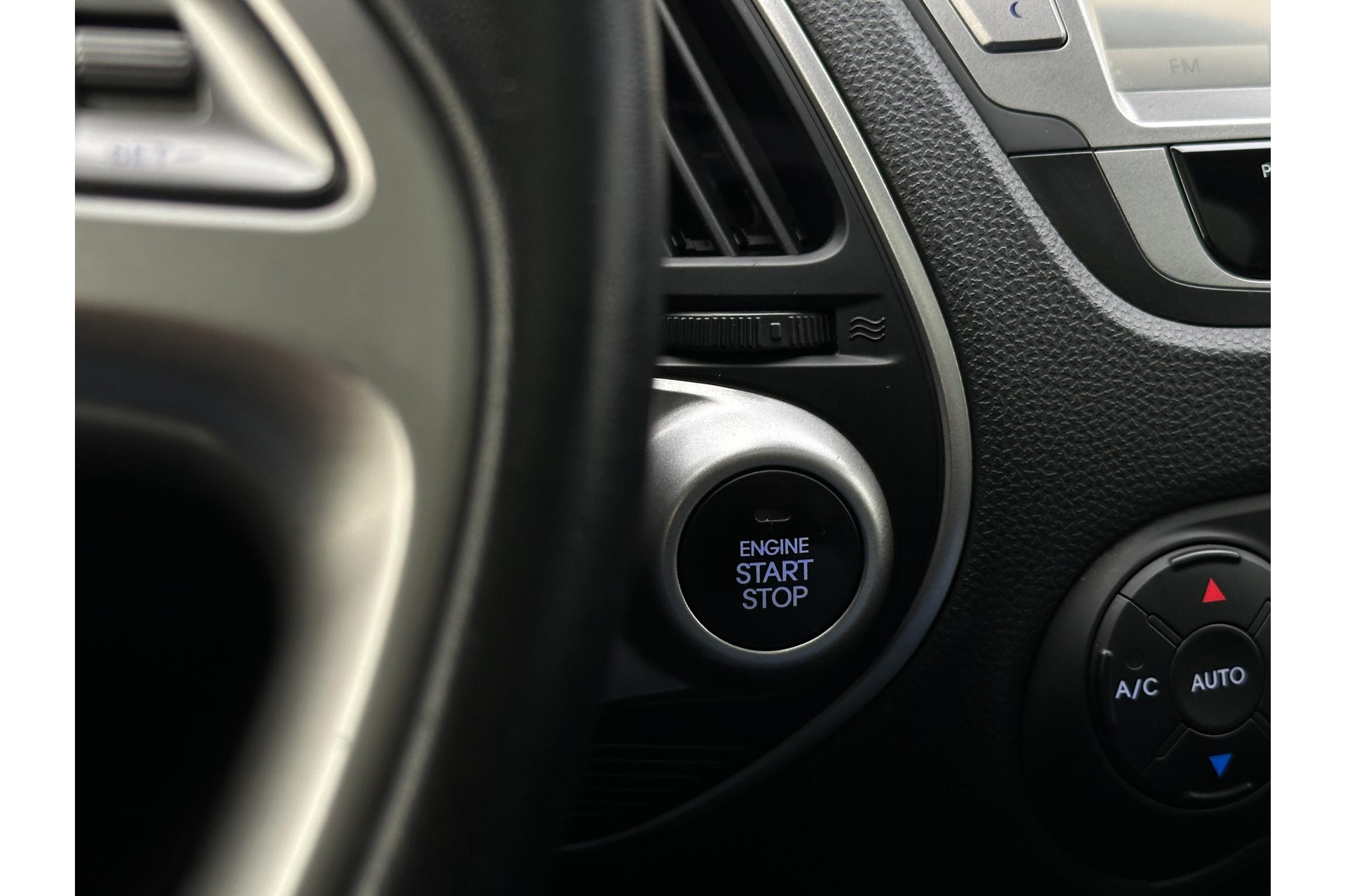 Hyundai ix35 2.0i Active 2012 Phantom Black Pearl (PAE) 18