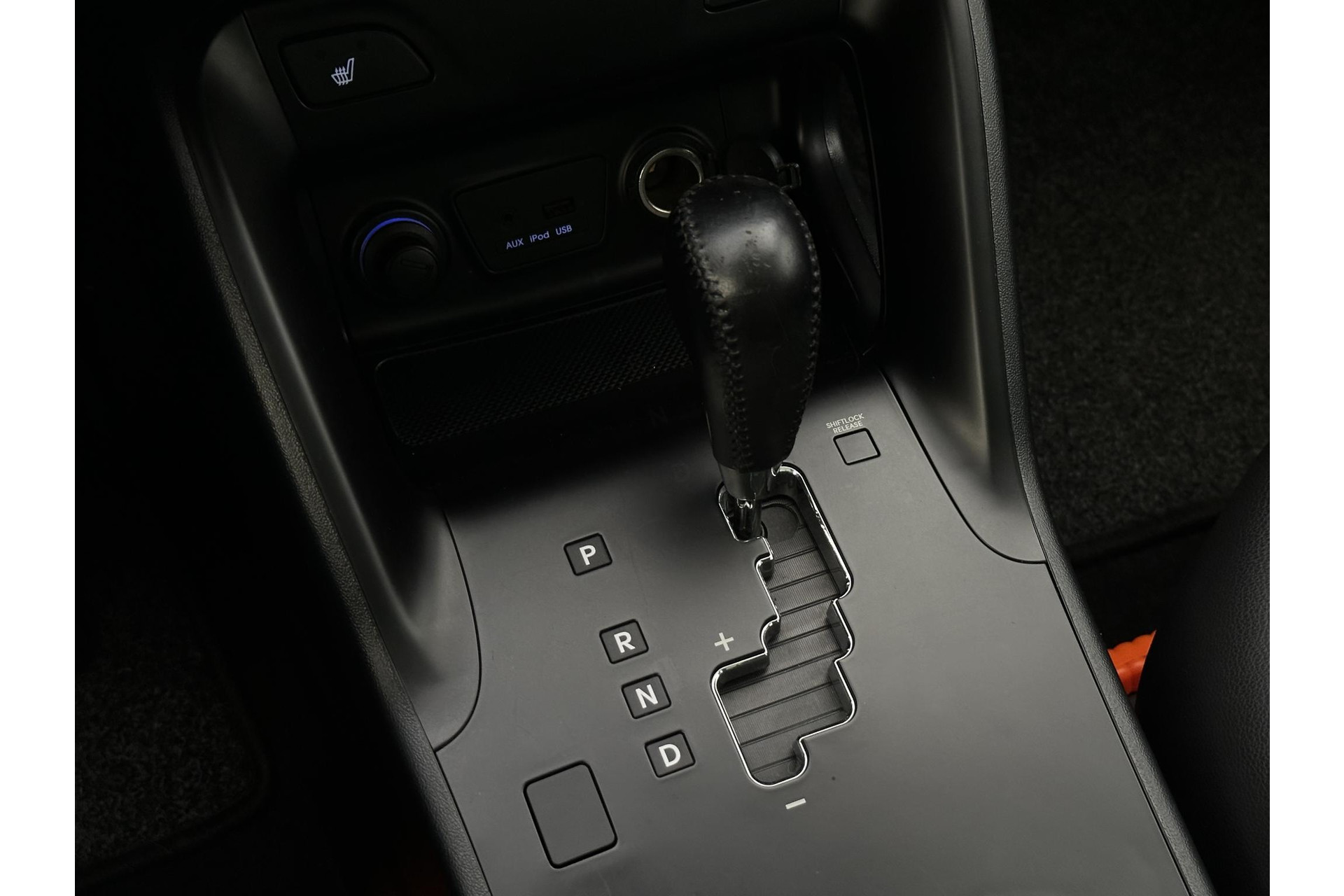 Hyundai ix35 2.0i Active 2012 Phantom Black Pearl (PAE) 25