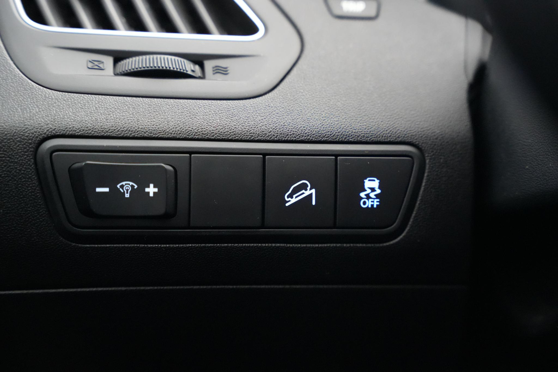 Hyundai ix35 2.0i Active 2012 Phantom Black Pearl (PAE) 28