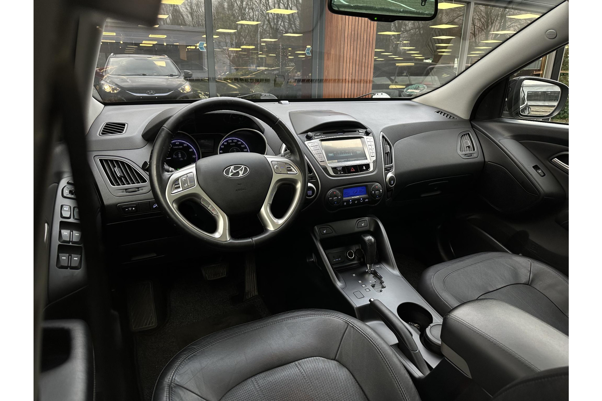 Hyundai ix35 2.0i Active 2012 Phantom Black Pearl (PAE) 4