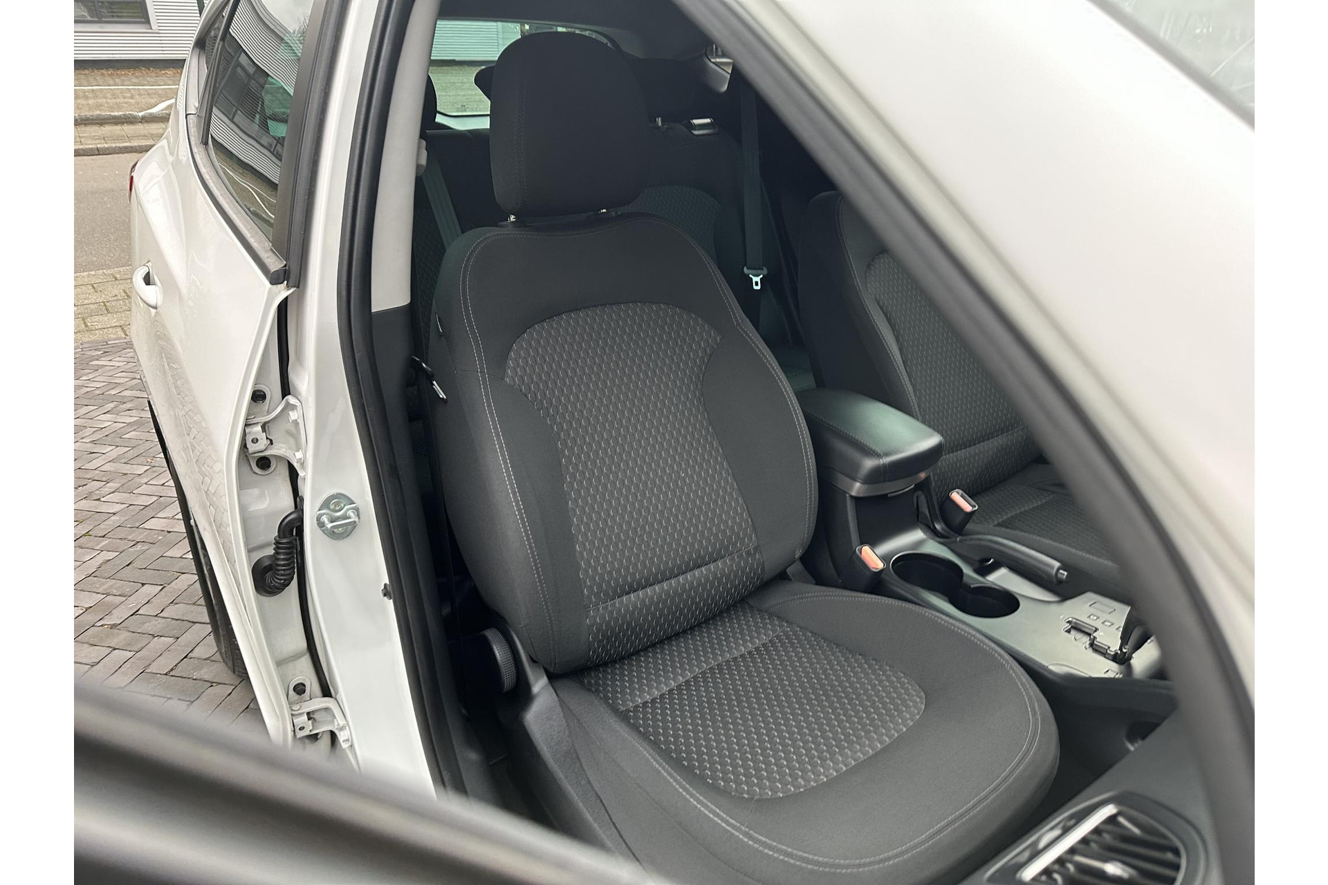 Hyundai ix35 2.0i Business Edition 2013 Creamy White (TCW) 13