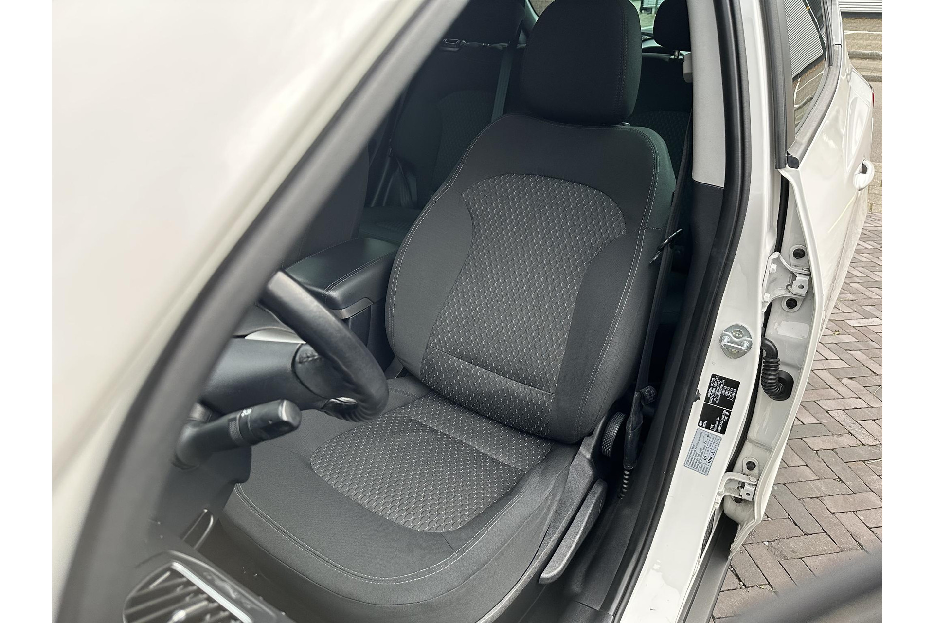 Hyundai ix35 2.0i Business Edition 2013 Creamy White (TCW) 14