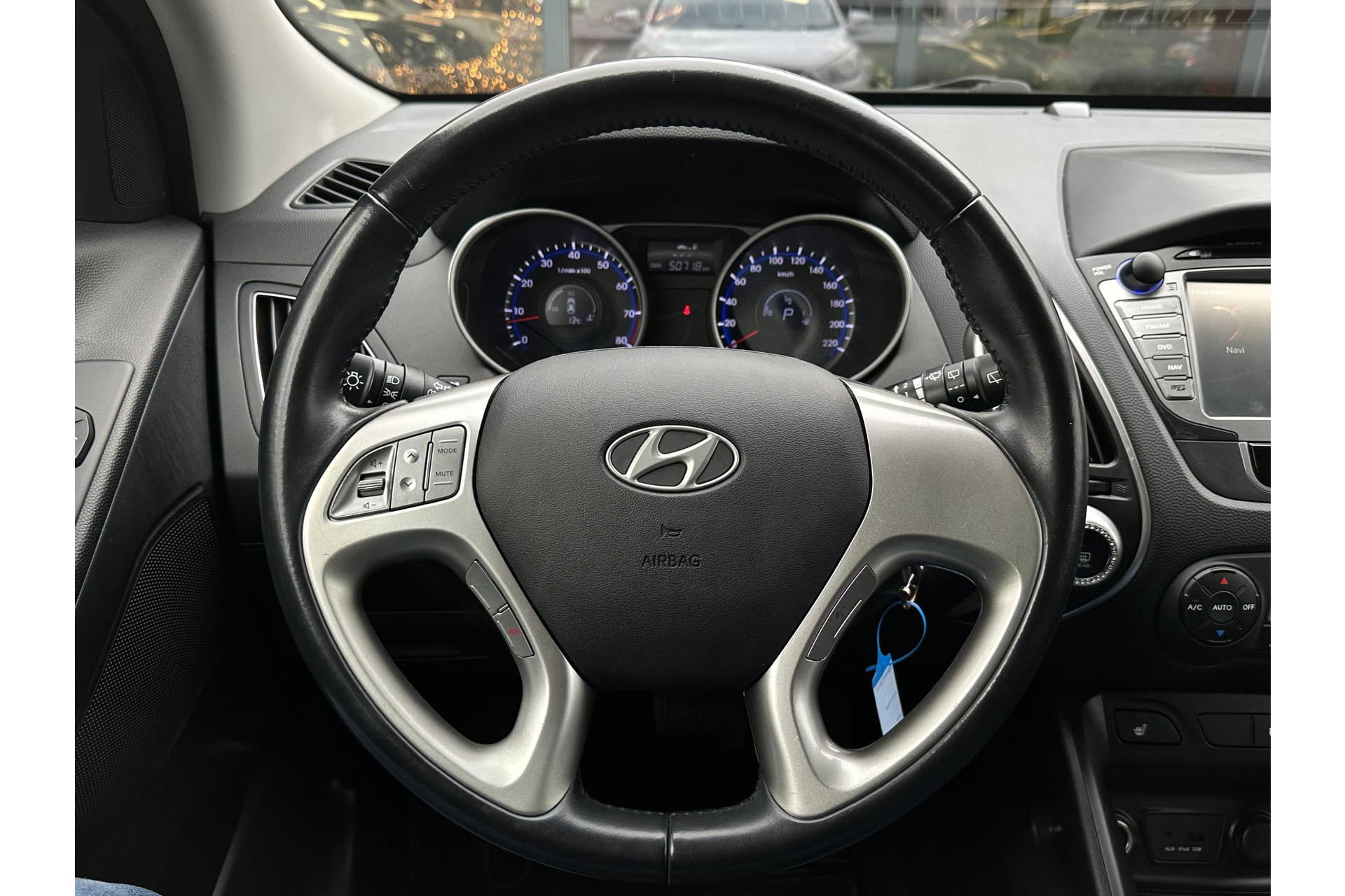 Hyundai ix35 2.0i Business Edition 2013 Creamy White (TCW) 16