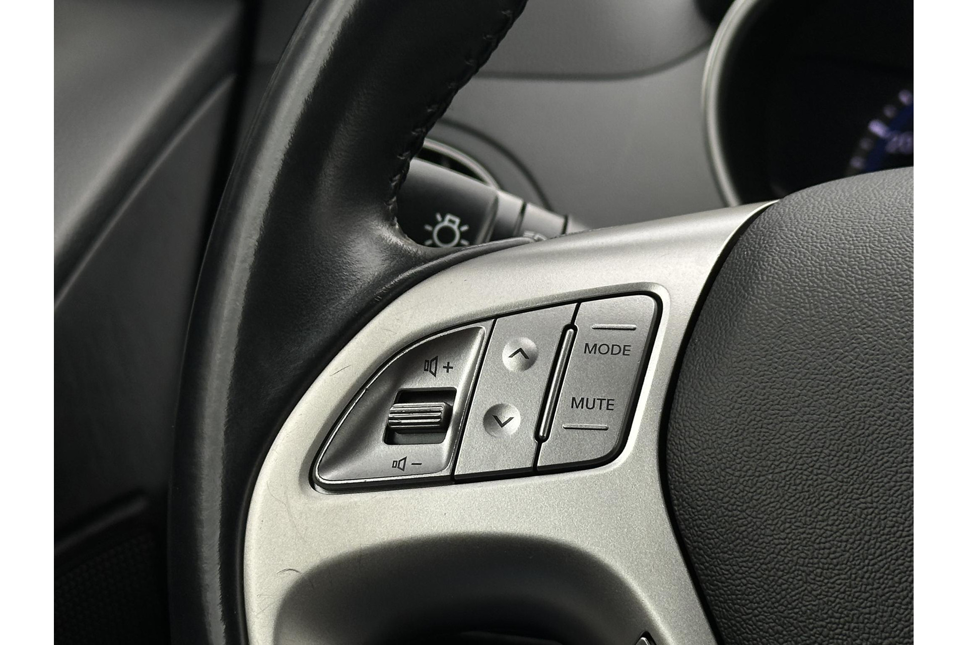 Hyundai ix35 2.0i Business Edition 2013 Creamy White (TCW) 21