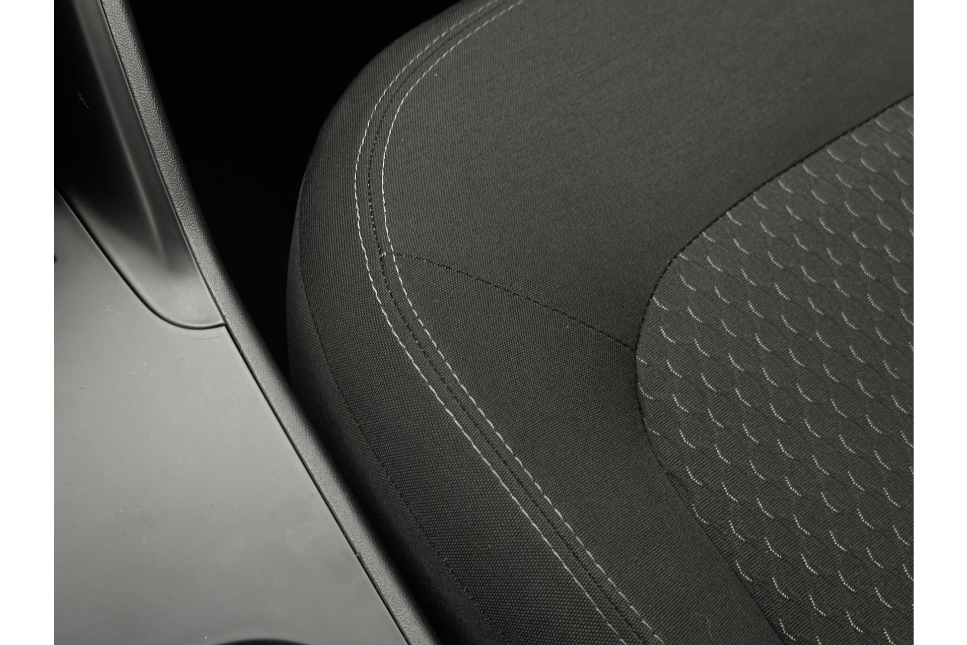 Hyundai ix35 2.0i Business Edition 2013 Creamy White (TCW) 25