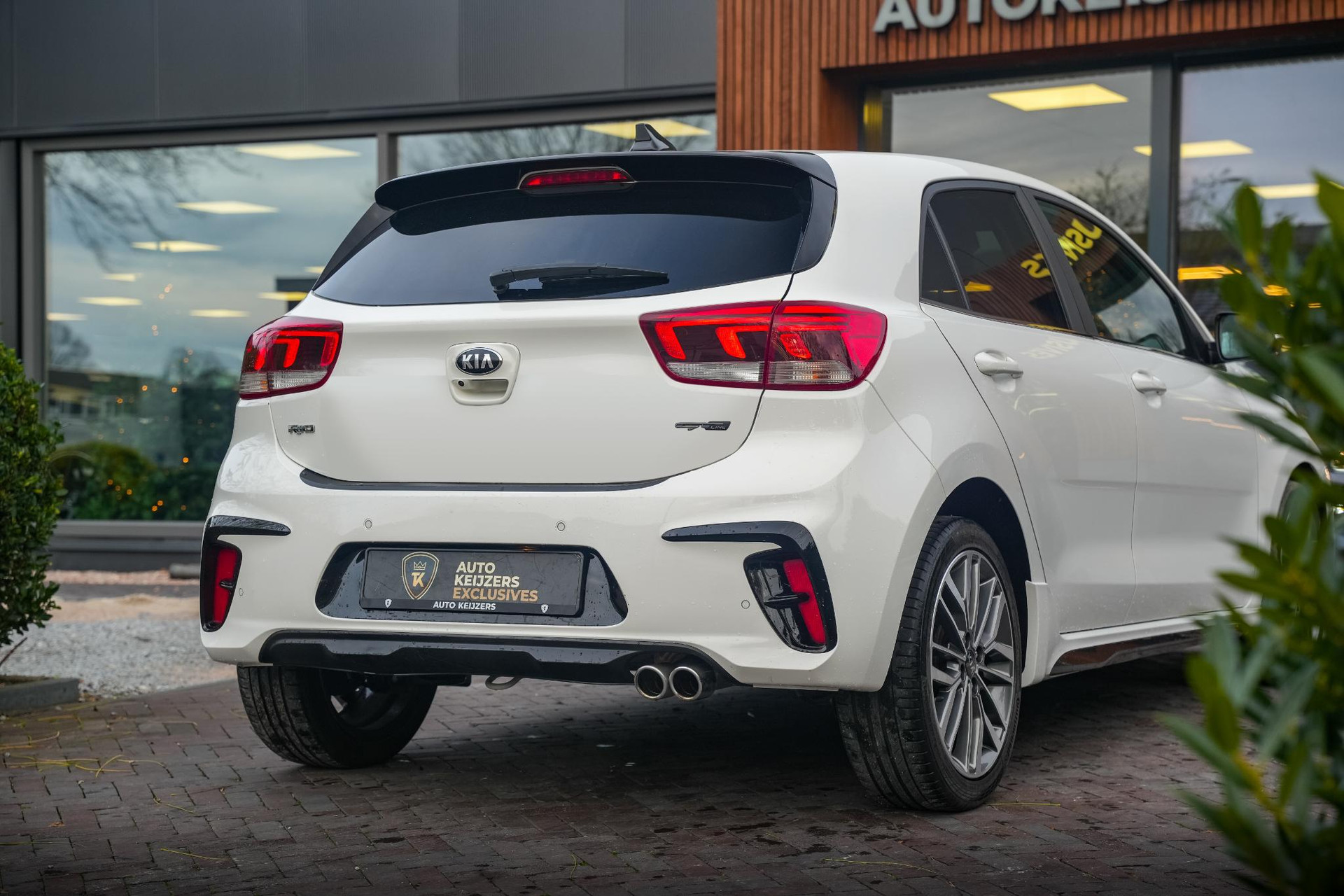Kia Rio GT line 2021 Clear White (UD) 11