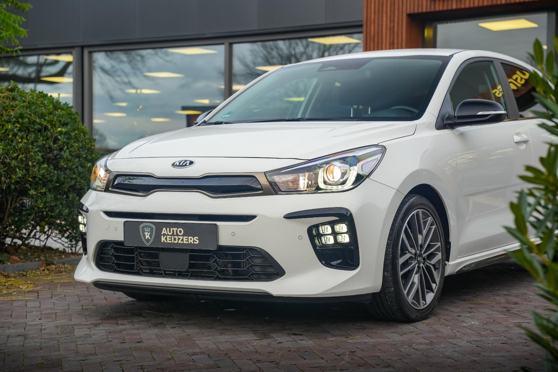 Kia Rio GT line 2021 Clear White (UD) 13
