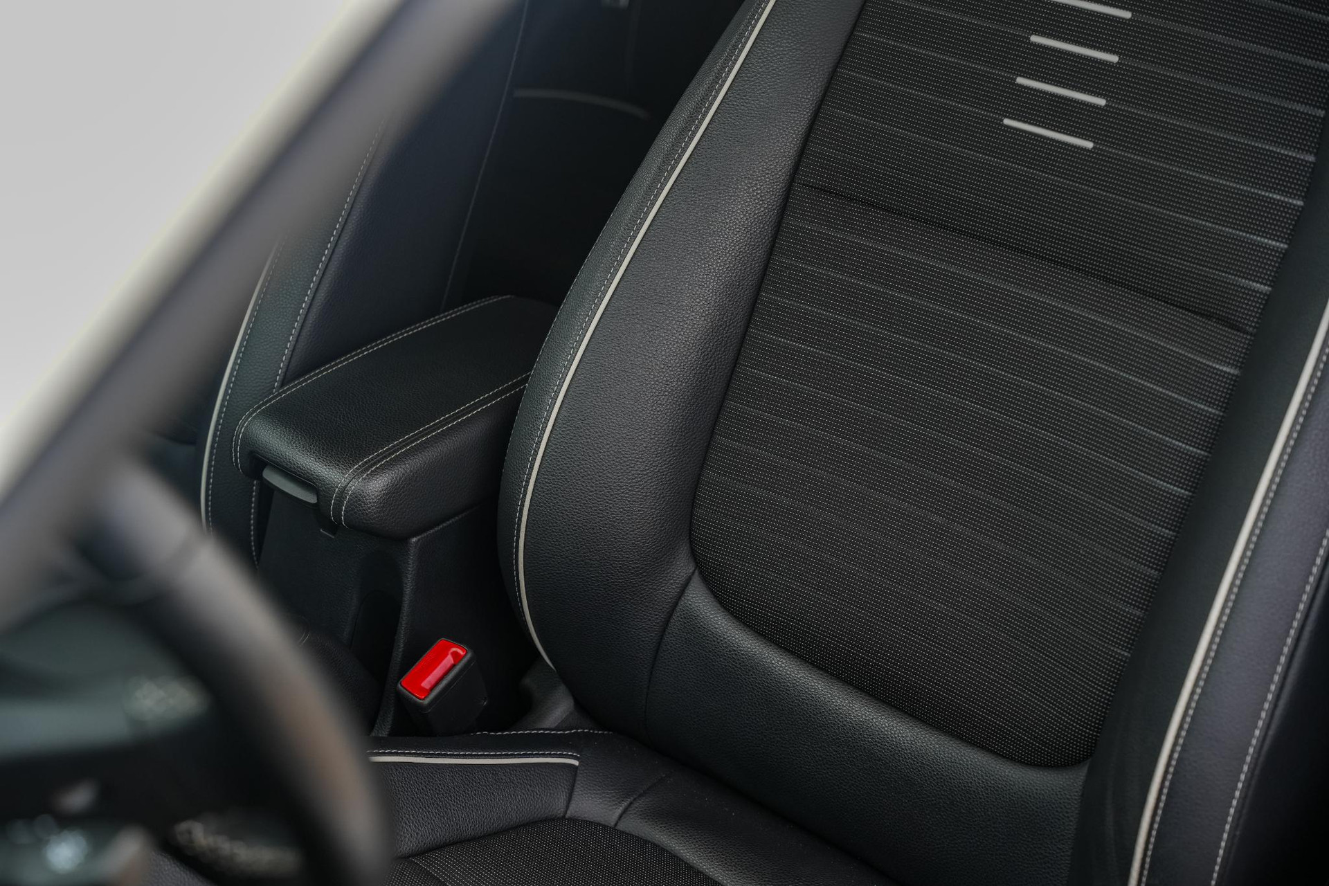 Kia Rio GT line 2021 Clear White (UD) 25