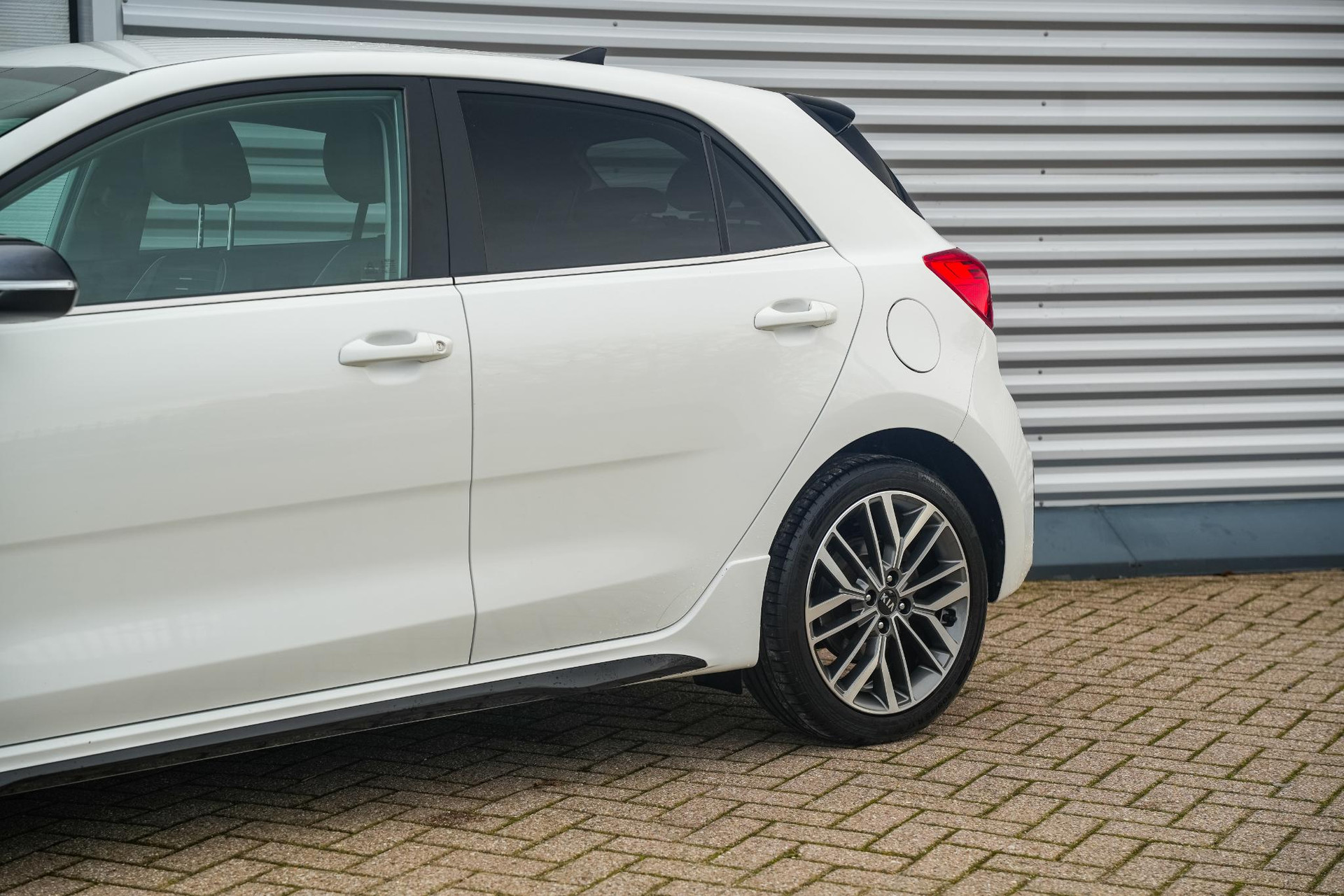 Kia Rio GT line 2021 Clear White (UD) 29