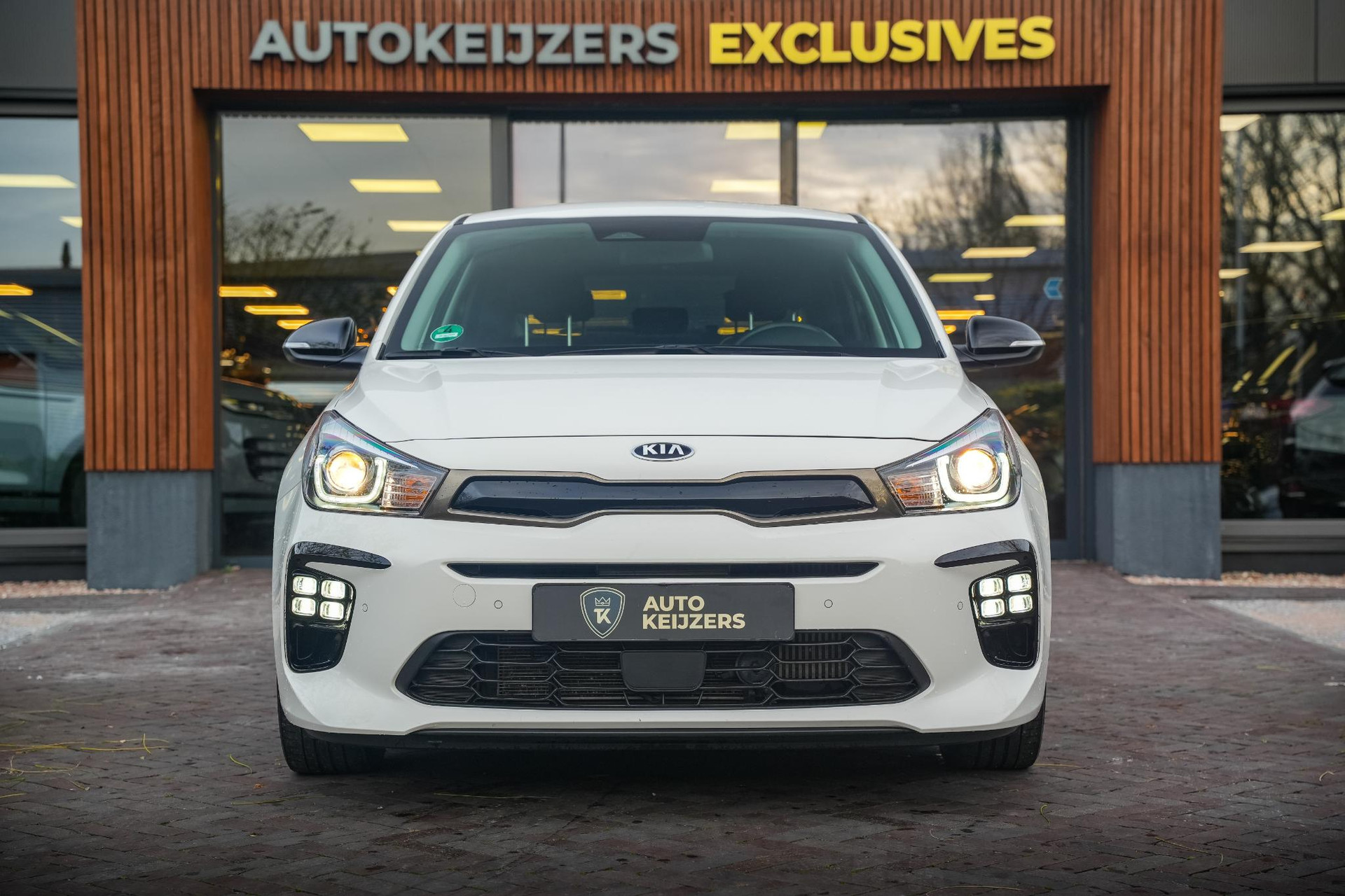 Kia Rio GT line 2021 Clear White (UD) 3