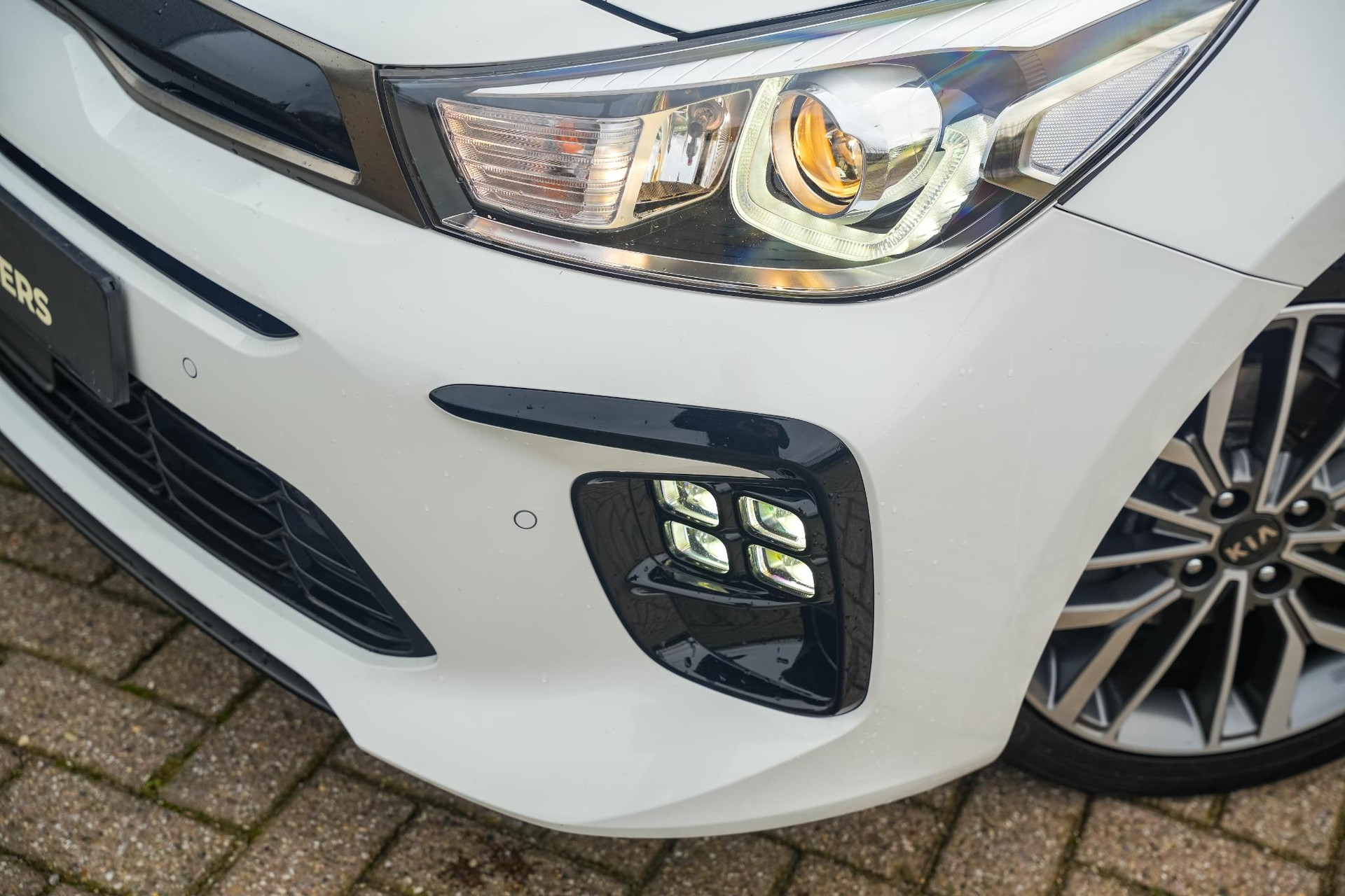 Kia Rio GT line 2021 Clear White (UD) 30