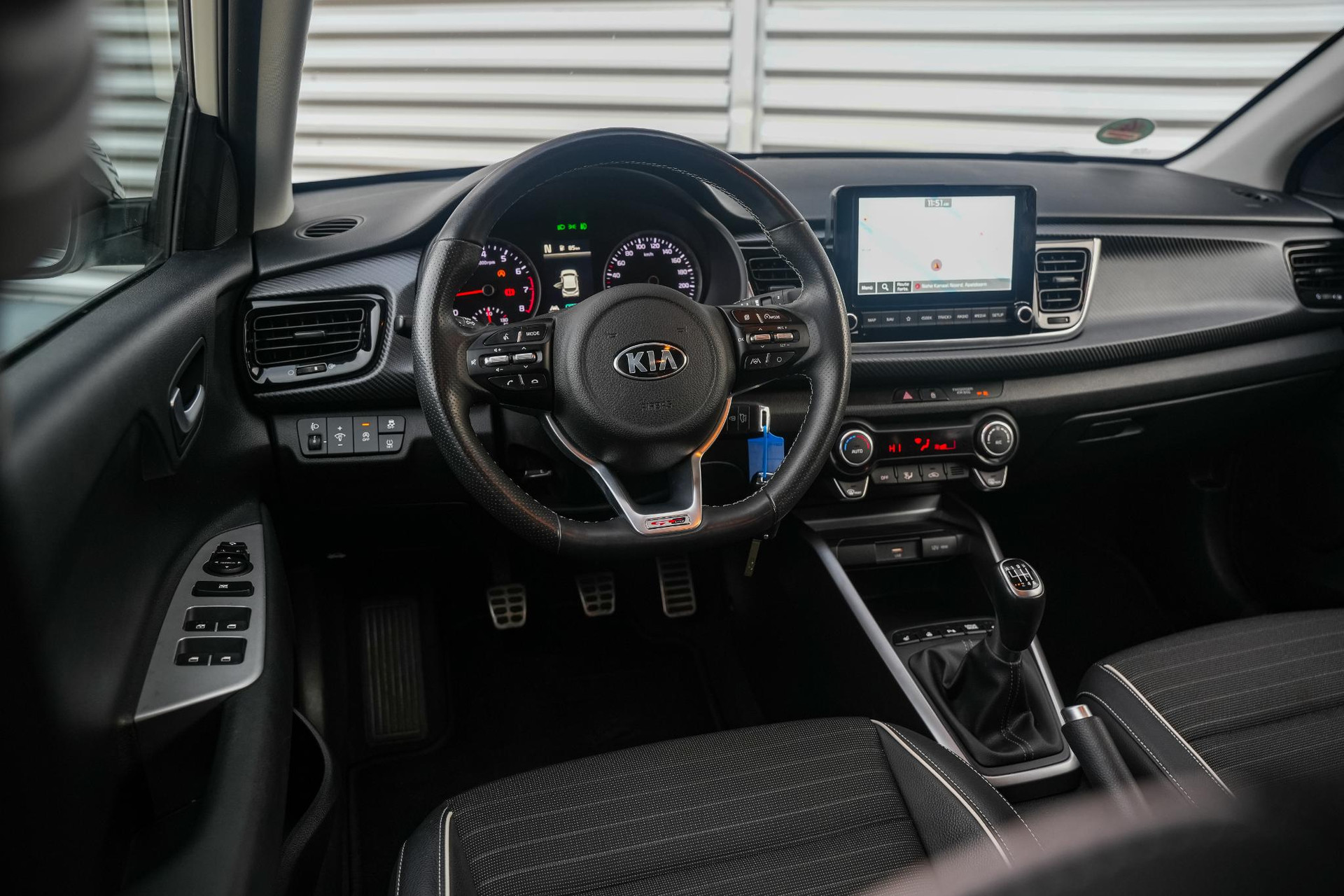 Kia Rio GT line 2021 Clear White (UD) 4