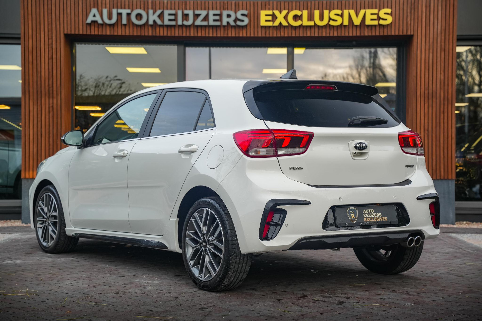 Kia Rio GT line 2021 Clear White (UD) 9