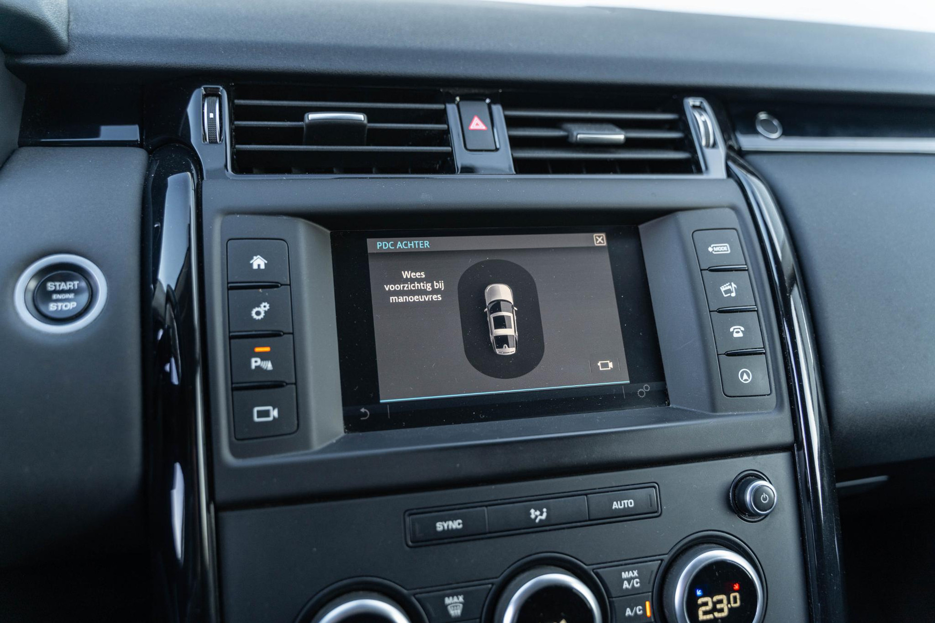 Land Rover Discovery 3.0 Td6 SE 2017  23