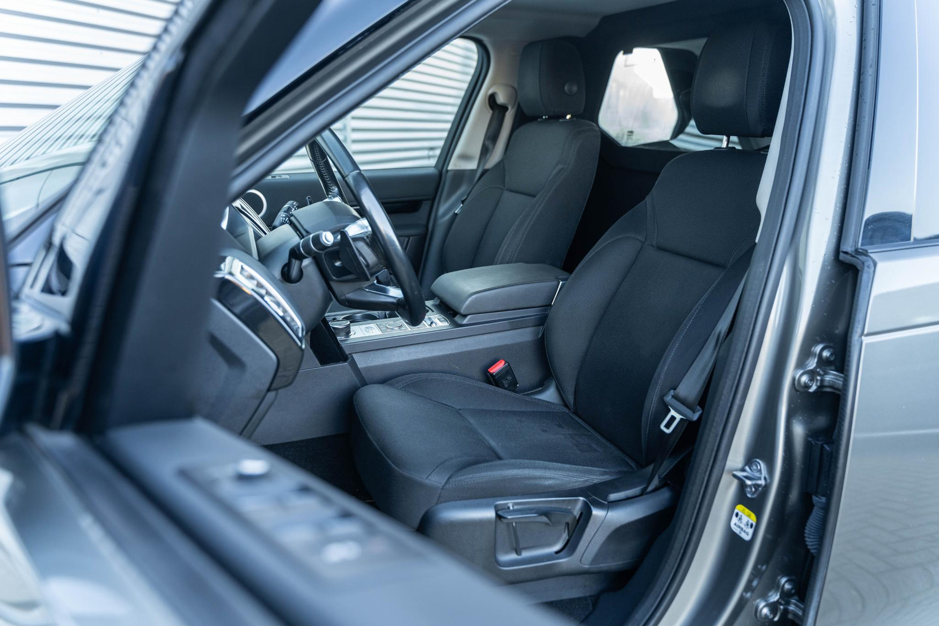 Land Rover Discovery 3.0 Td6 SE 2017  31