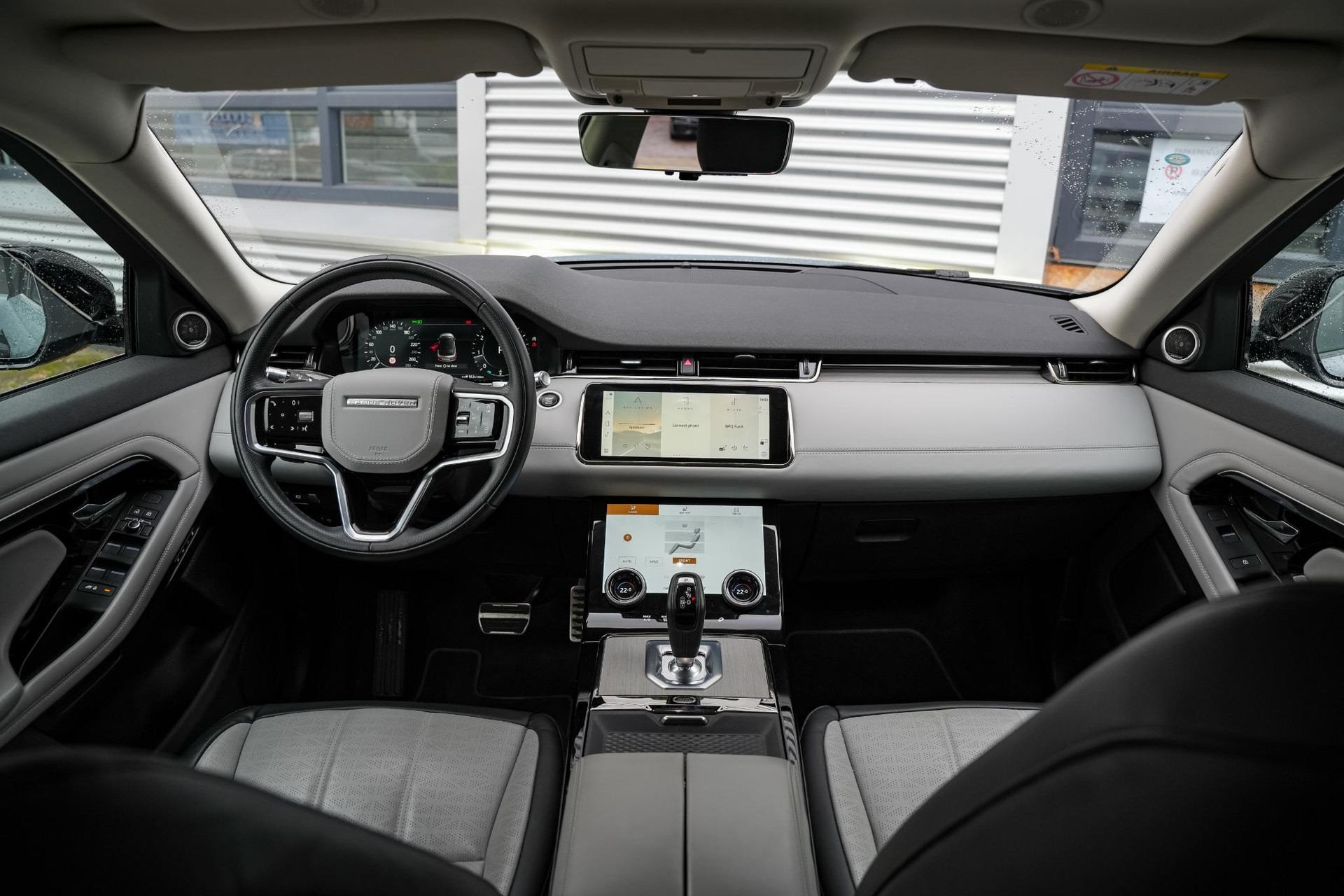 Land Rover Range Rover Evoque 2.0 P300 AWD R-Dynamic 2021 Nolita Grey 2