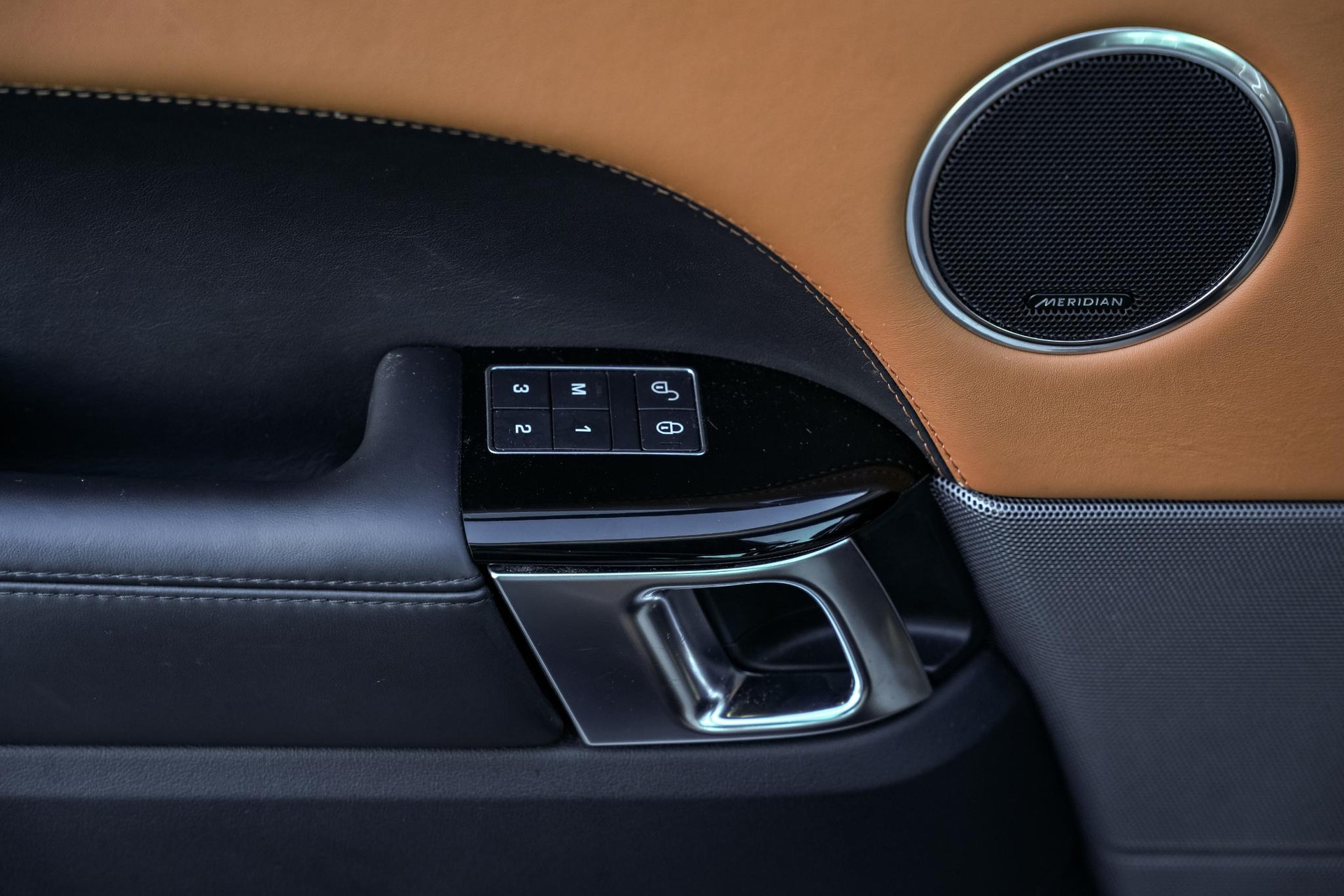 Land Rover Range Rover Sport 2.0 P400e HSE Dynamic 2018 Exterior Paint - Yulong White (1AQ) 22