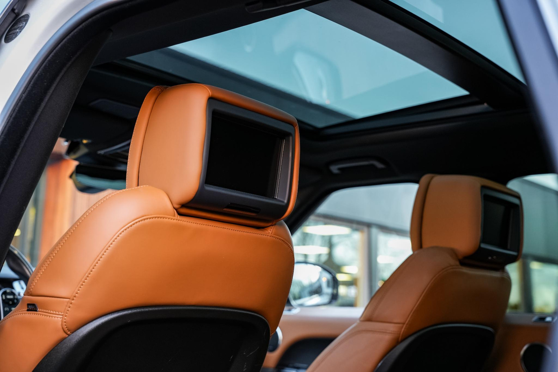 Land Rover Range Rover Sport 2.0 P400e HSE Dynamic 2018 Exterior Paint - Yulong White (1AQ) 24