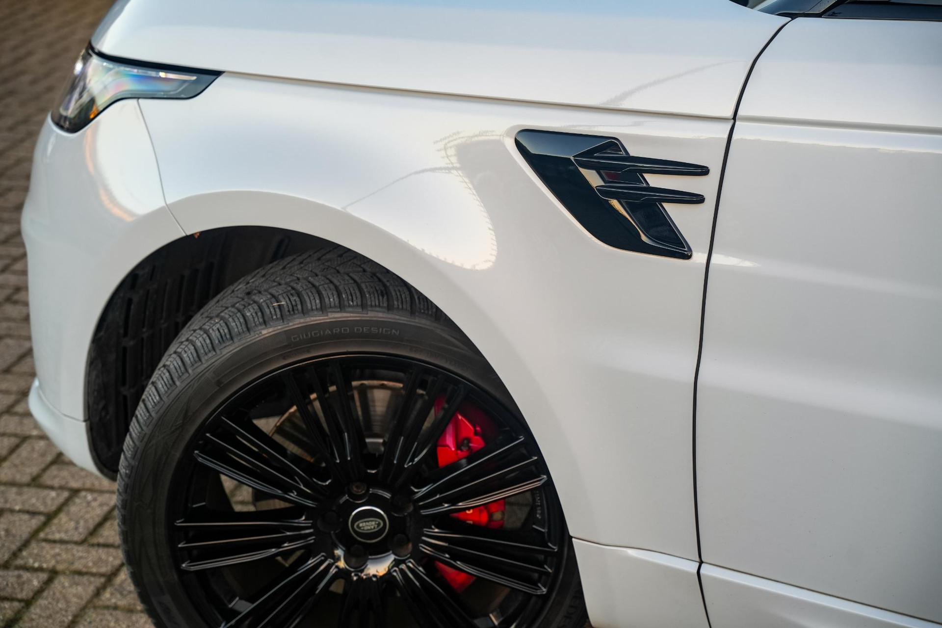 Land Rover Range Rover Sport 2.0 P400e HSE Dynamic 2018 Exterior Paint - Yulong White (1AQ) 35