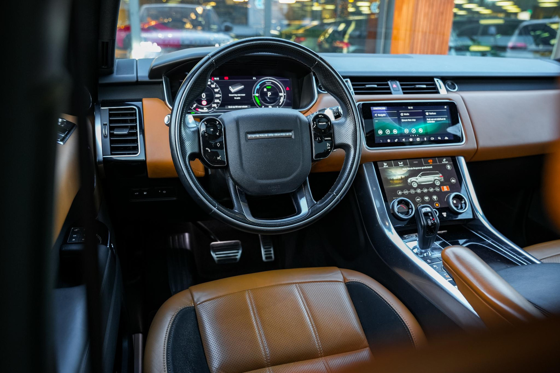 Land Rover Range Rover Sport 2.0 P400e HSE Dynamic 2018 Exterior Paint - Yulong White (1AQ) 4