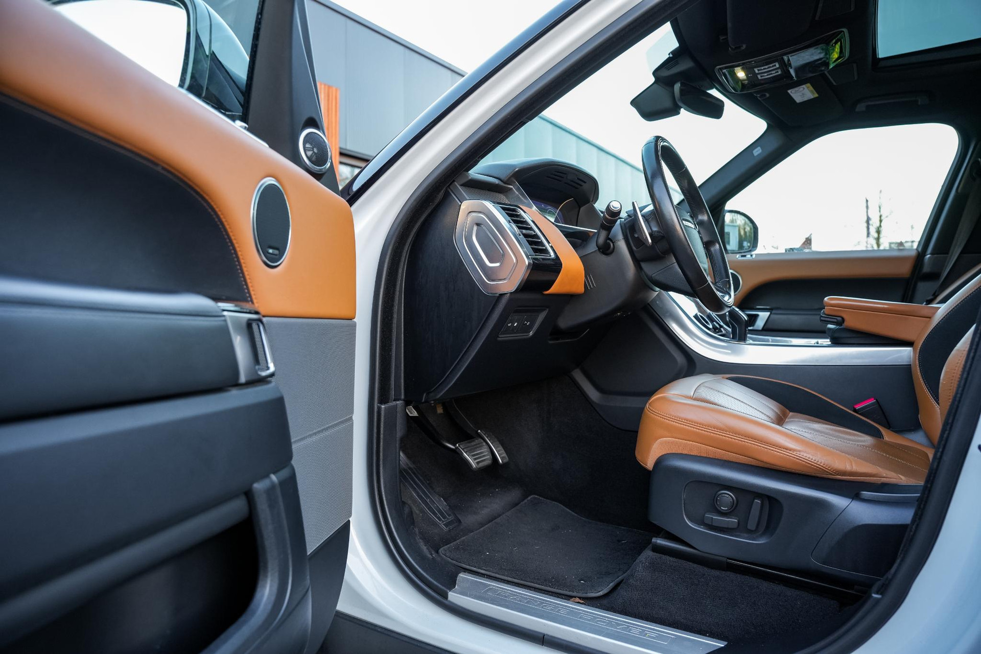 Land Rover Range Rover Sport 2.0 P400e HSE Dynamic 2018 Exterior Paint - Yulong White (1AQ) 6