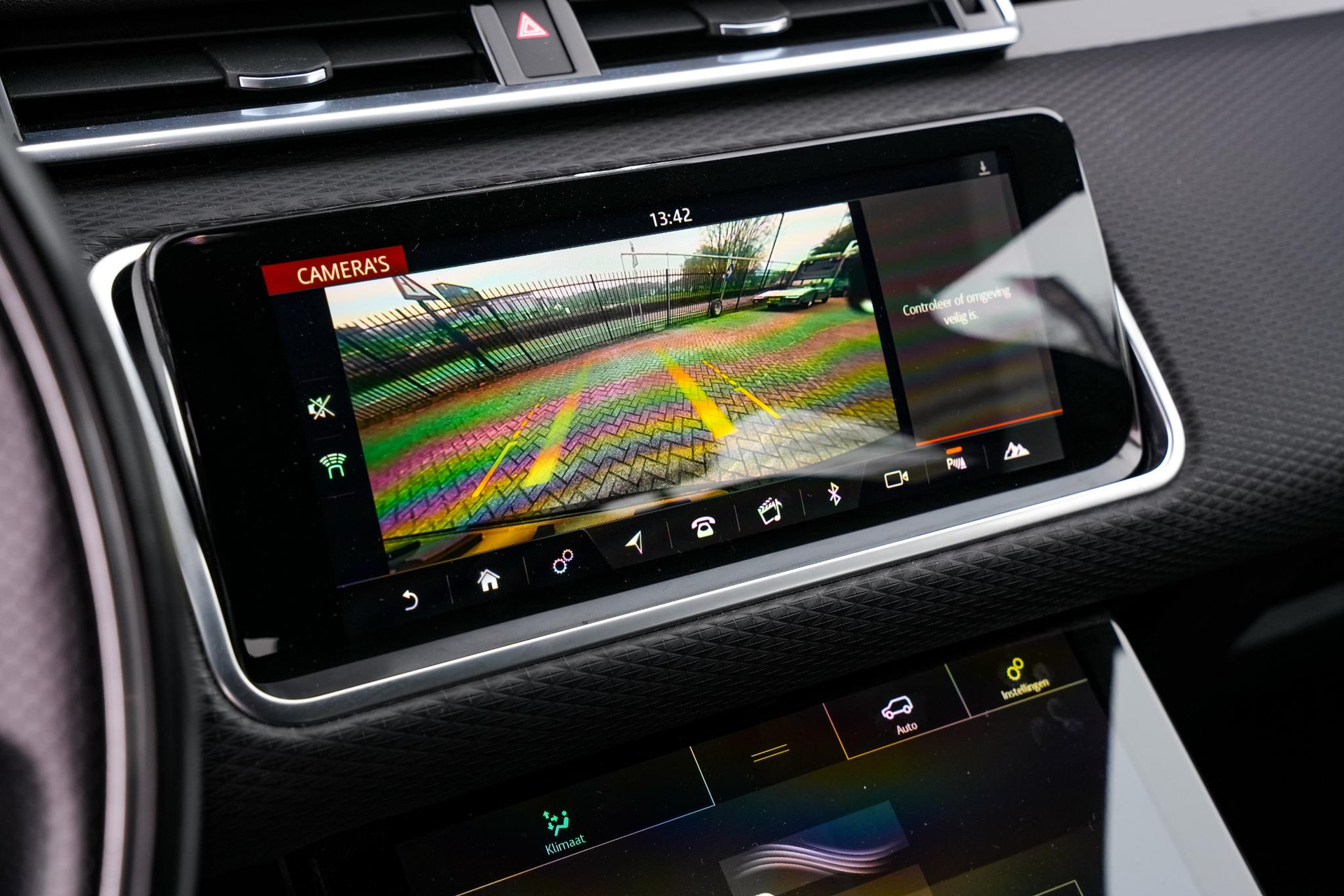 Land Rover Range Rover Velar 2.0 I4 Turbo AWD SE R Dynamic 2017  18