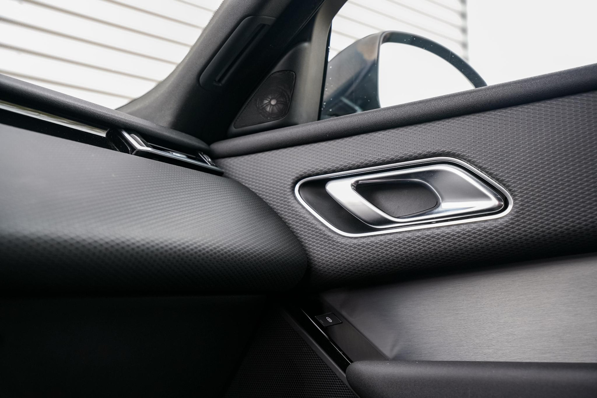 Land Rover Range Rover Velar 2.0 I4 Turbo AWD SE R Dynamic 2017  21