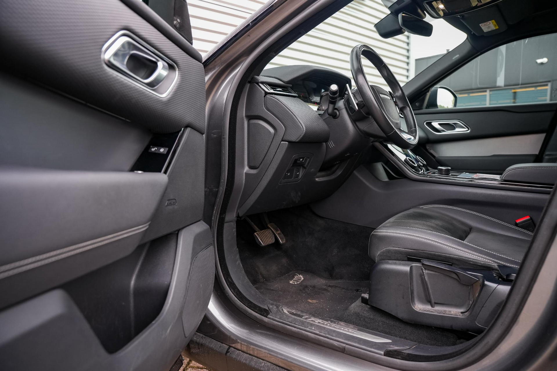 Land Rover Range Rover Velar 2.0 I4 Turbo AWD SE R Dynamic 2017  5