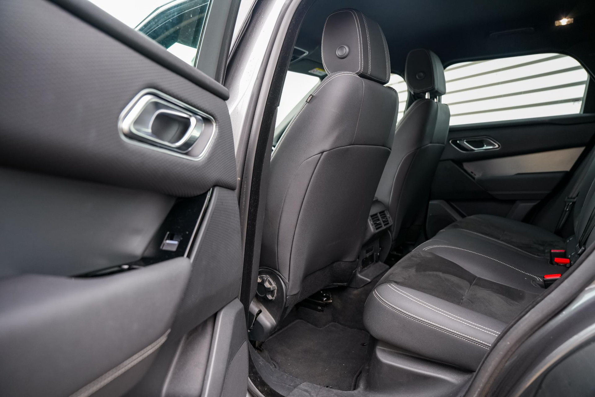 Land Rover Range Rover Velar 2.0 I4 Turbo AWD SE R Dynamic 2017  9