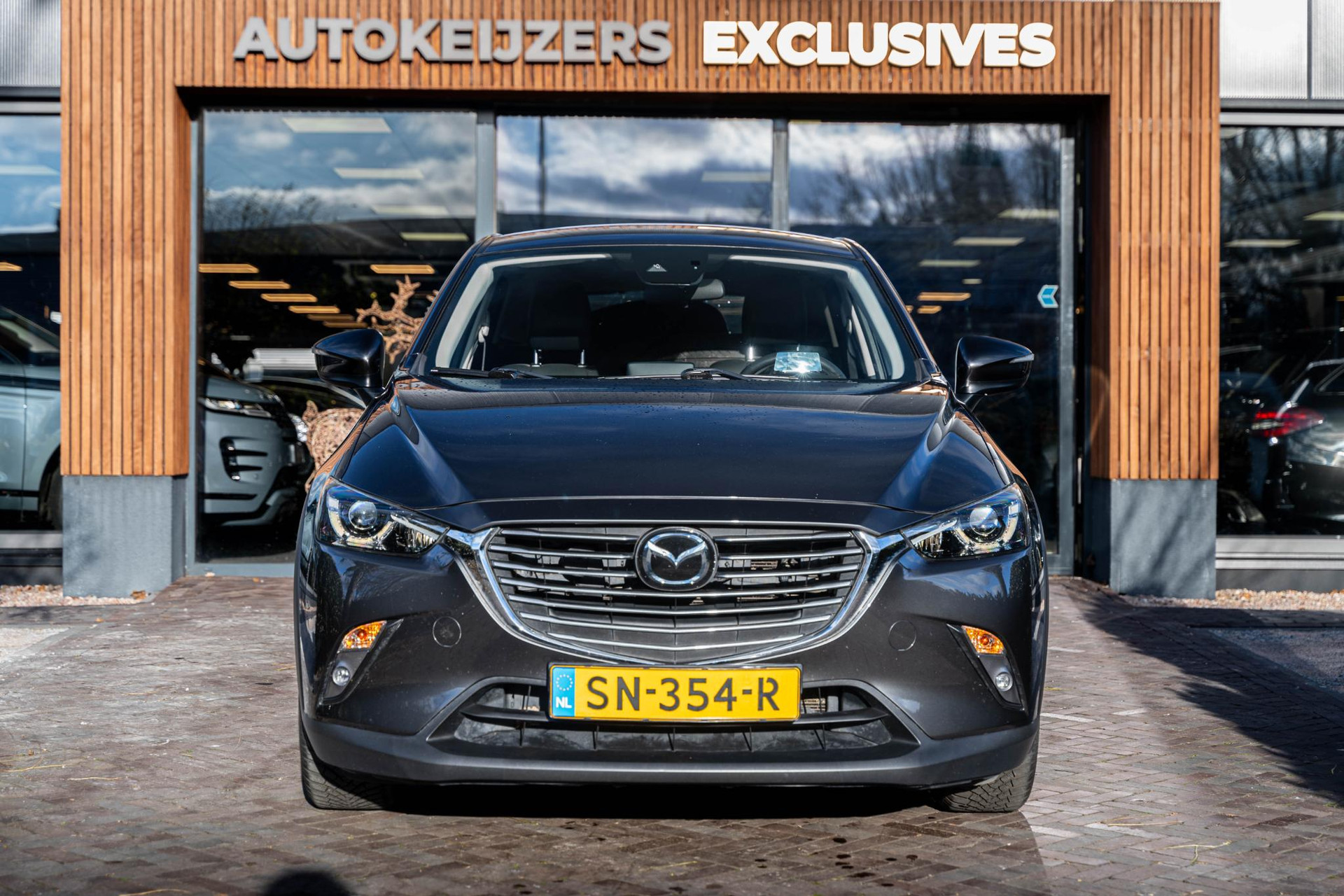 Mazda CX-3 2.0 SkyActiv-G 120 GT-M 2018 Machine gray 2