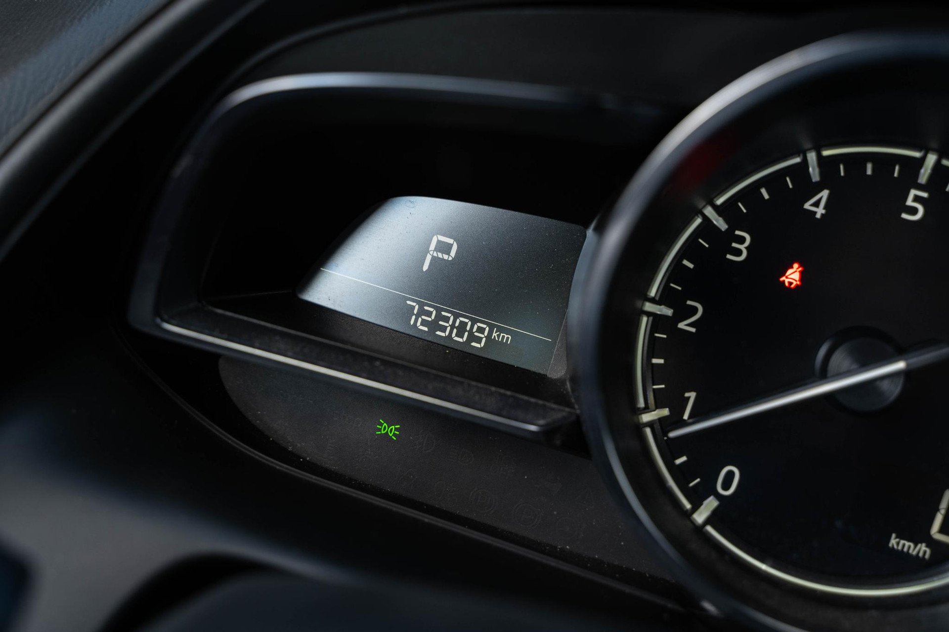 Mazda CX-3 2.0 SkyActiv-G 120 GT-M 2018 Machine gray 24