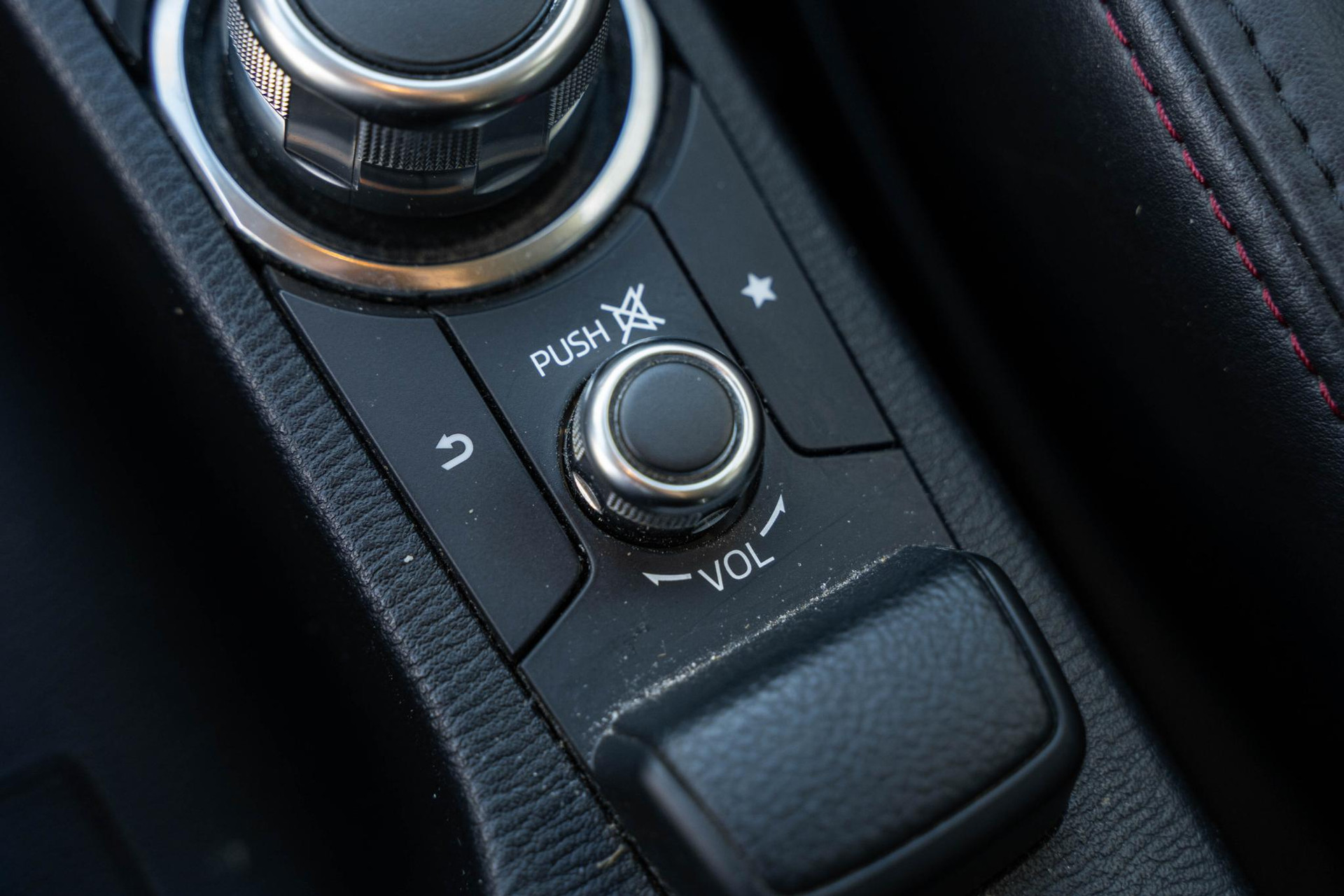 Mazda CX-3 2.0 SkyActiv-G 120 GT-M 2018 Machine gray 28