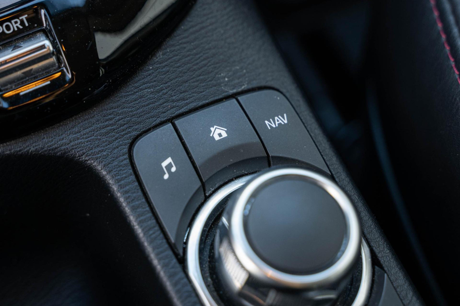 Mazda CX-3 2.0 SkyActiv-G 120 GT-M 2018 Machine gray 29