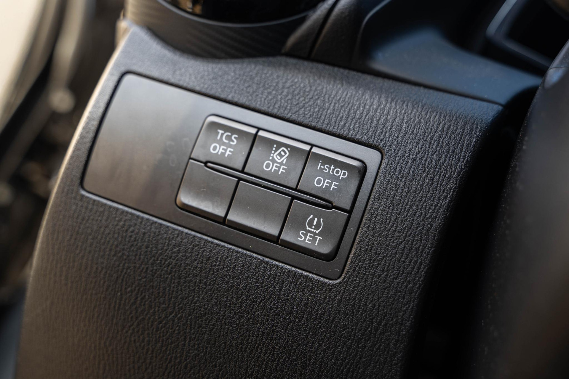 Mazda CX-3 2.0 SkyActiv-G 120 GT-M 2018 Machine gray 31