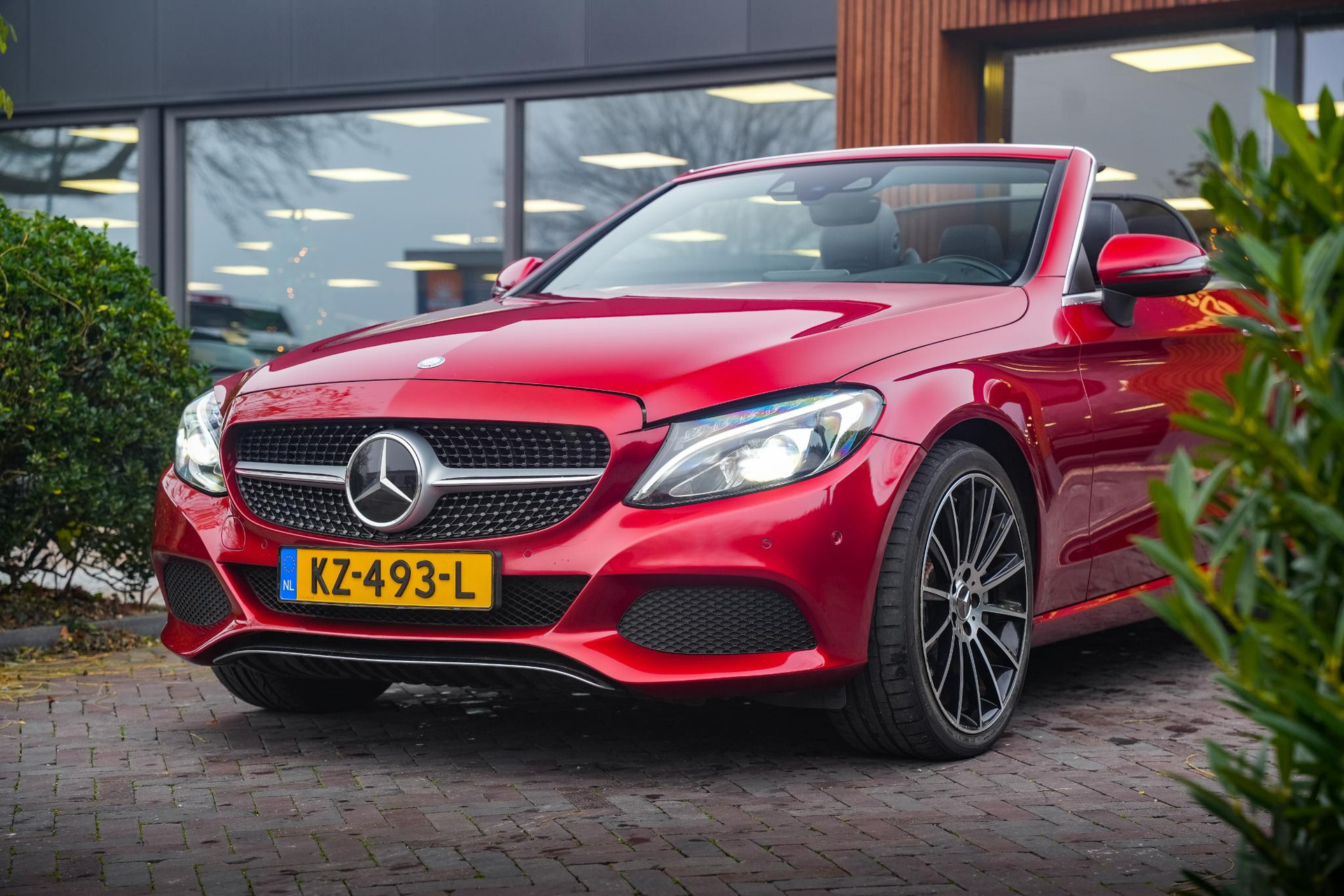 Mercedes-Benz C-Klasse Cabrio 400 4MATIC Prestige 2017 HYACINTH RED - METALLIC FINISH (996U) 12