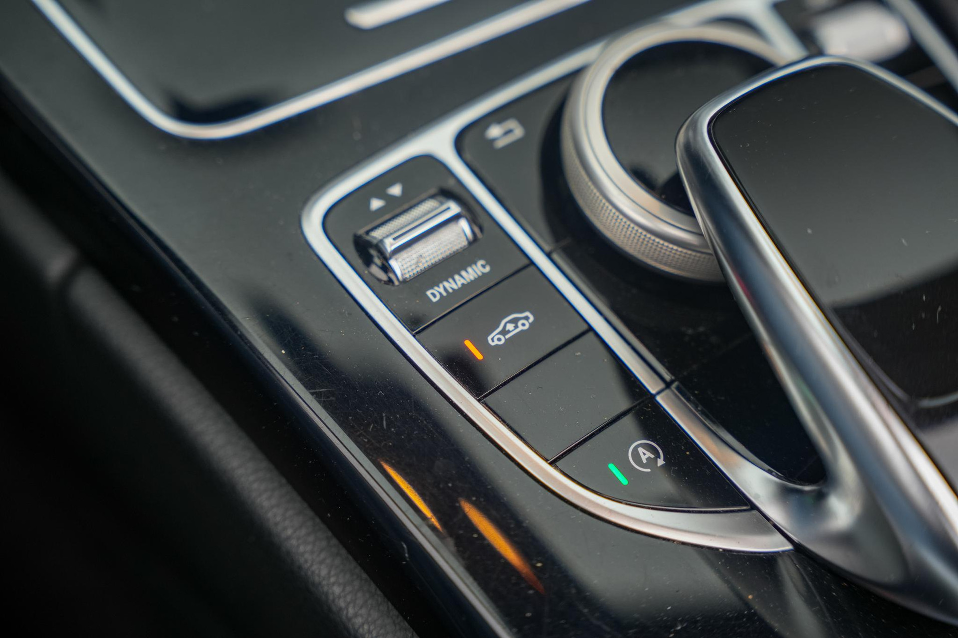 Mercedes-Benz C-Klasse Cabrio 400 4MATIC Prestige 2017 HYACINTH RED - METALLIC FINISH (996U) 16