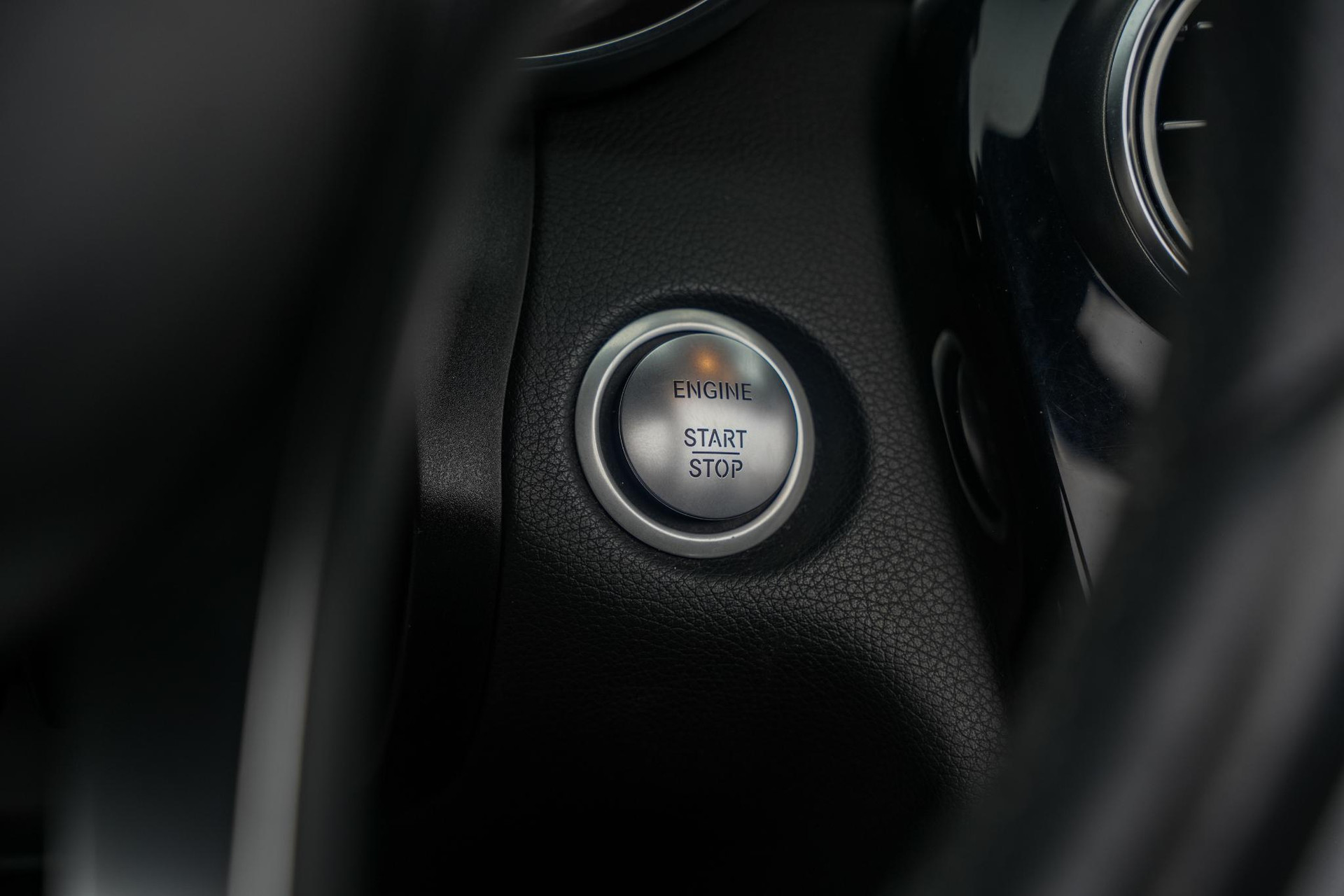 Mercedes-Benz C-Klasse Cabrio 400 4MATIC Prestige 2017 HYACINTH RED - METALLIC FINISH (996U) 20