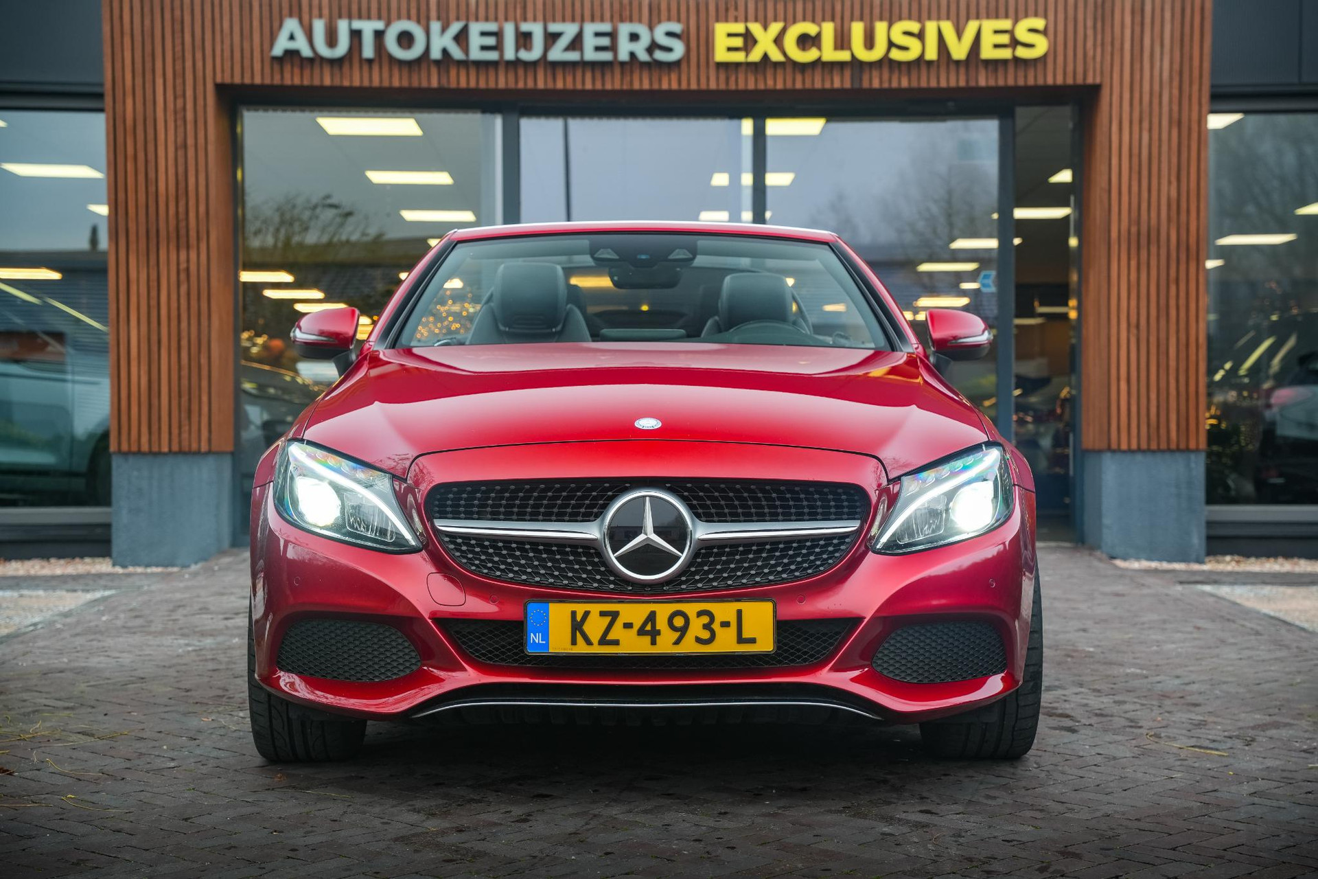 Mercedes-Benz C-Klasse Cabrio 400 4MATIC Prestige 2017 HYACINTH RED - METALLIC FINISH (996U) 3