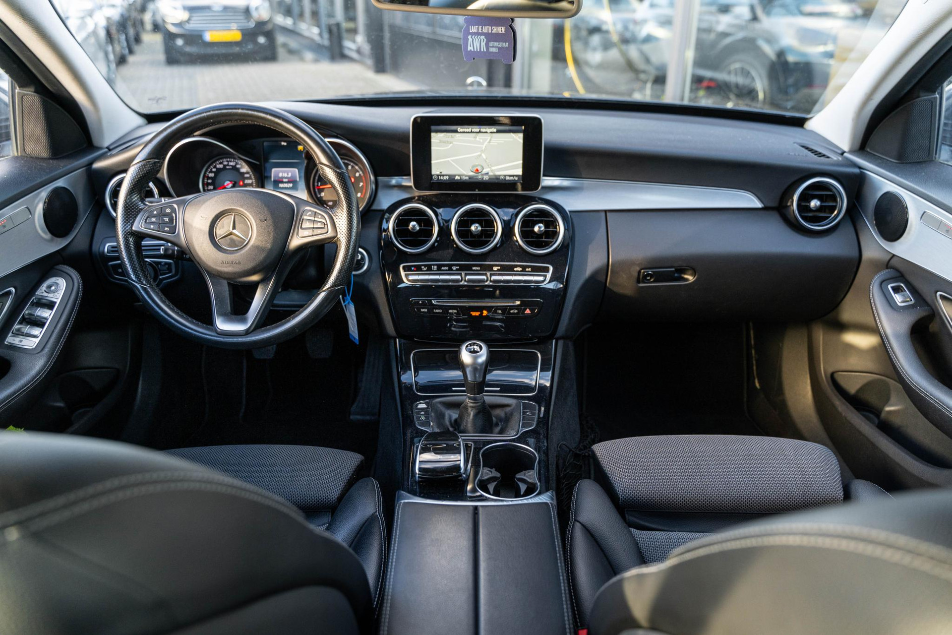 Mercedes-Benz C-Klasse Estate 180 Prestige 2015  32