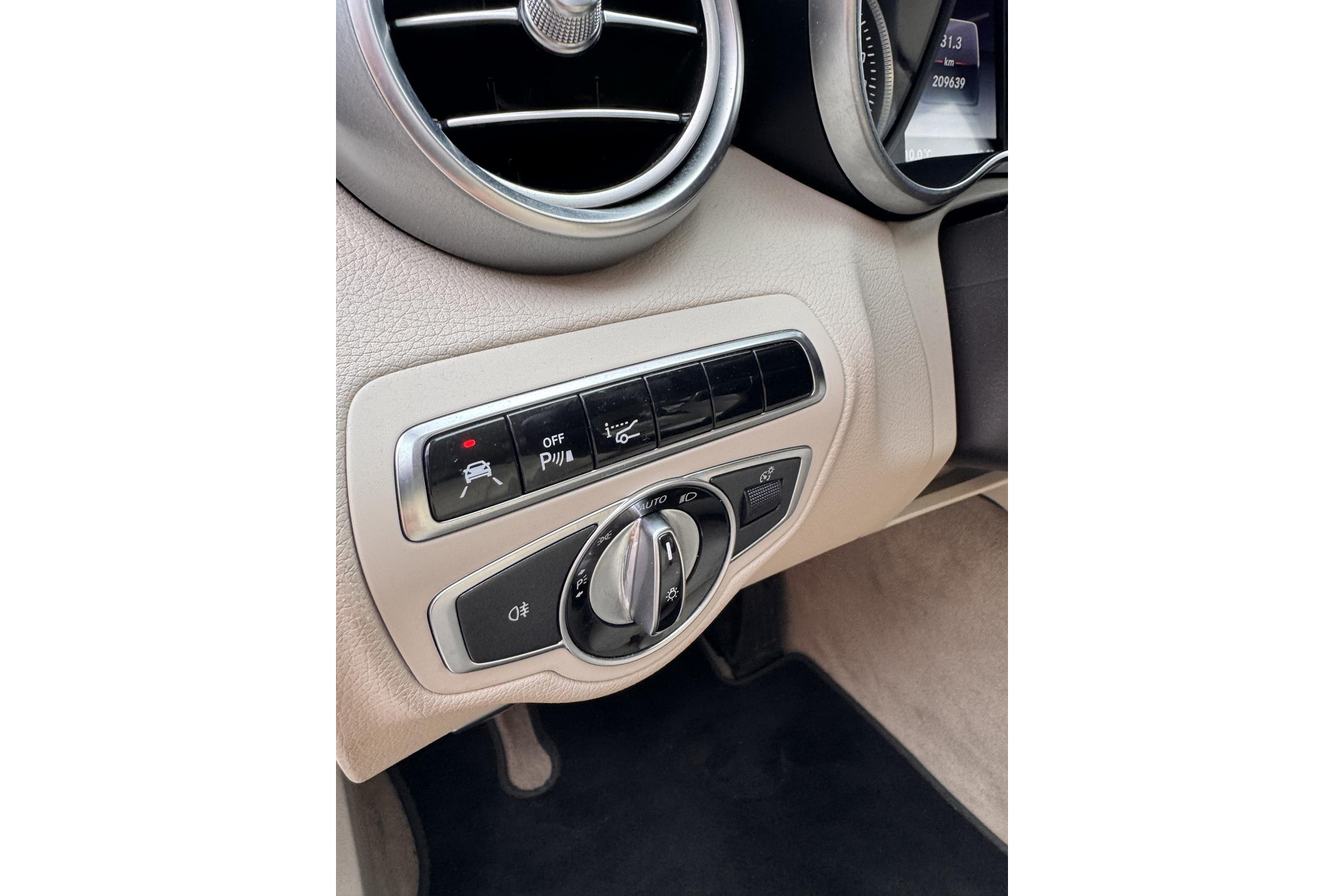 Mercedes-Benz C-Klasse Estate 180 Prestige 2016 OBSIDIAN BLACK (197U) 12