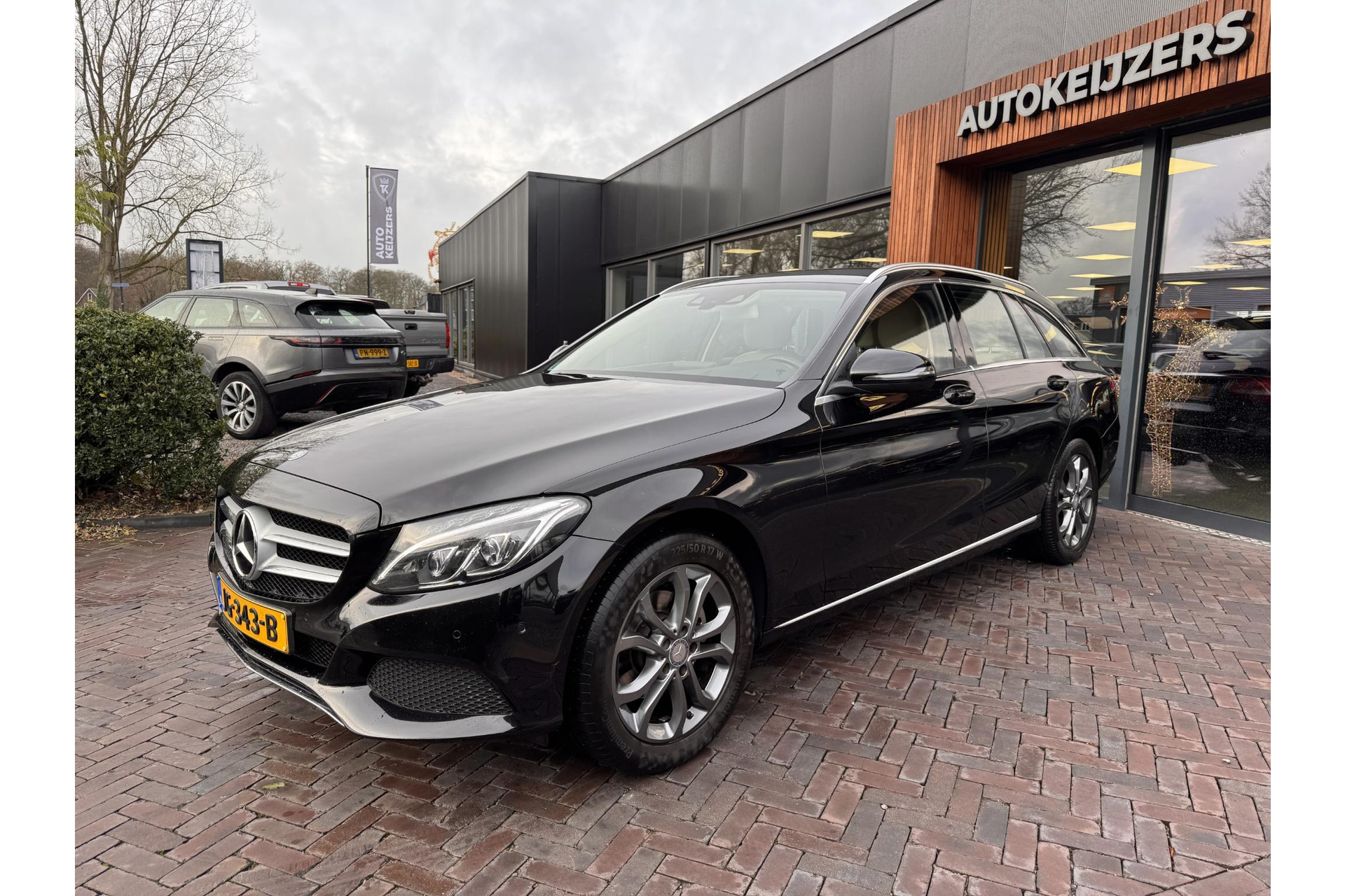 Mercedes-Benz C-Klasse Estate 180 Prestige 2016 OBSIDIAN BLACK (197U) 3
