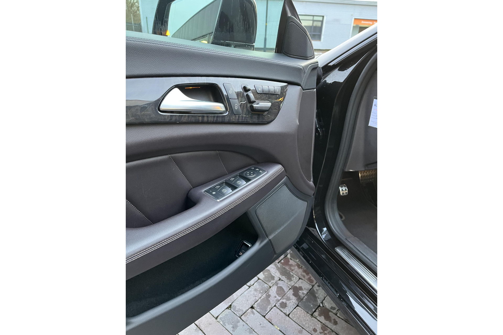 Mercedes-Benz CLS-Klasse 350 2011 OBSIDIAN BLACK (197U) 11